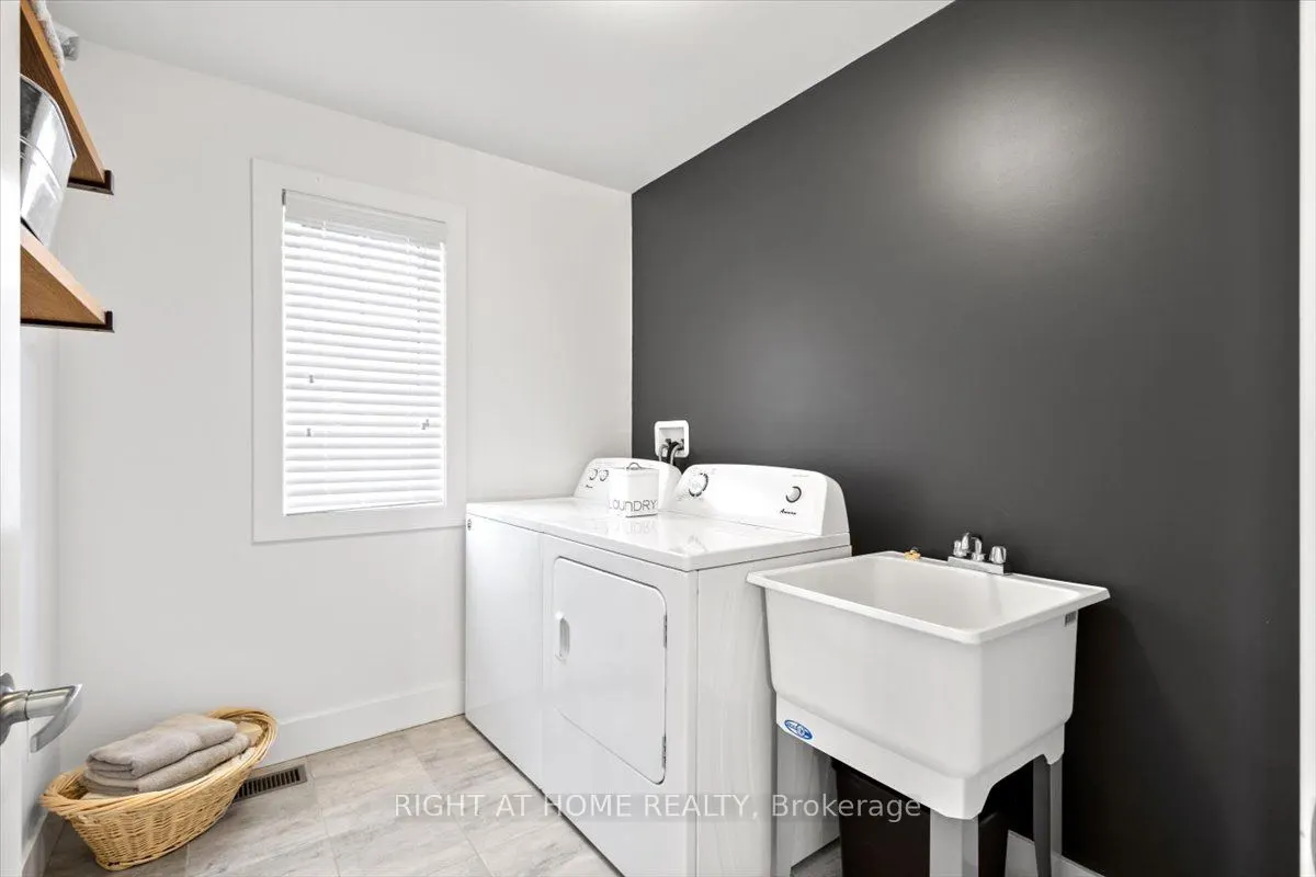 206 Yellow Birch Crescent