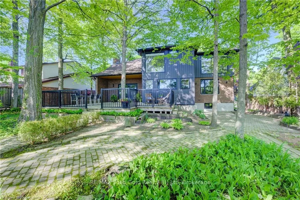 239 Corrie Crescent