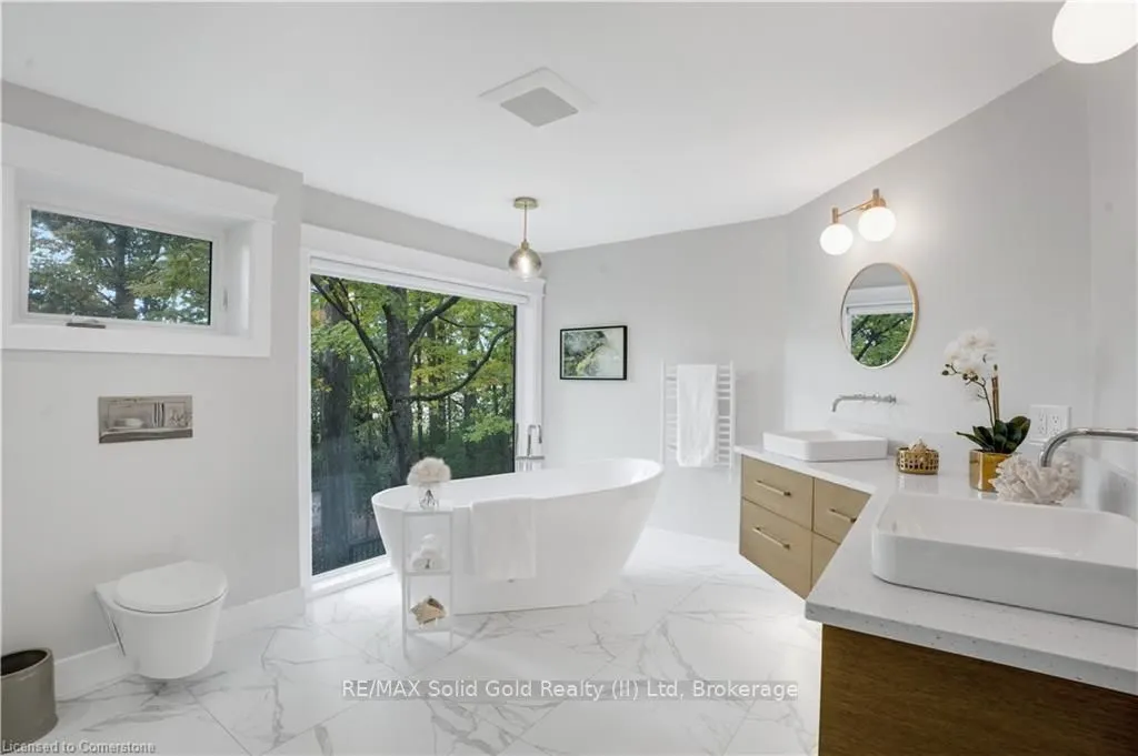 239 Corrie Crescent