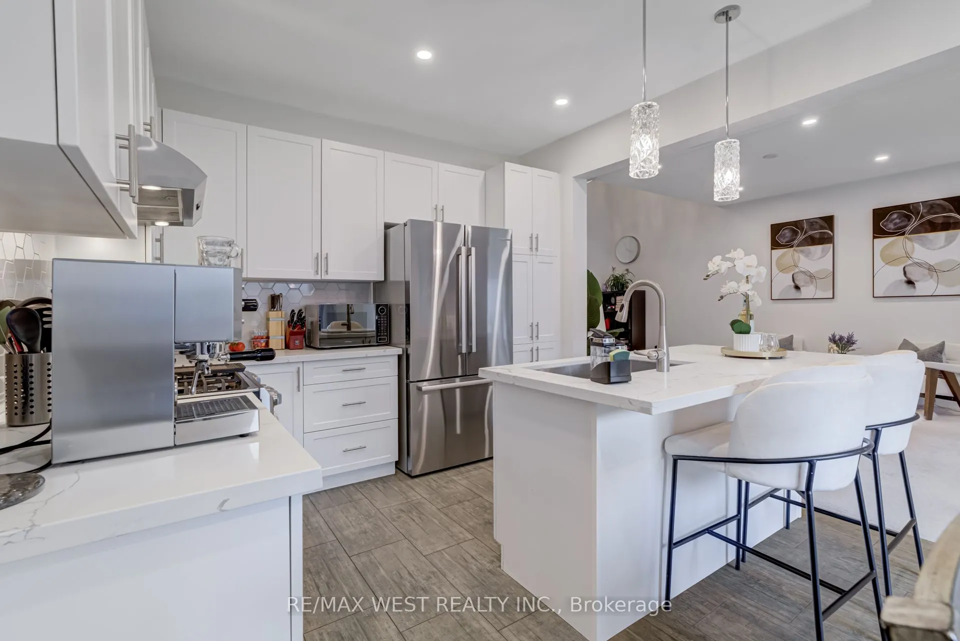 270 Dalgleish Trail