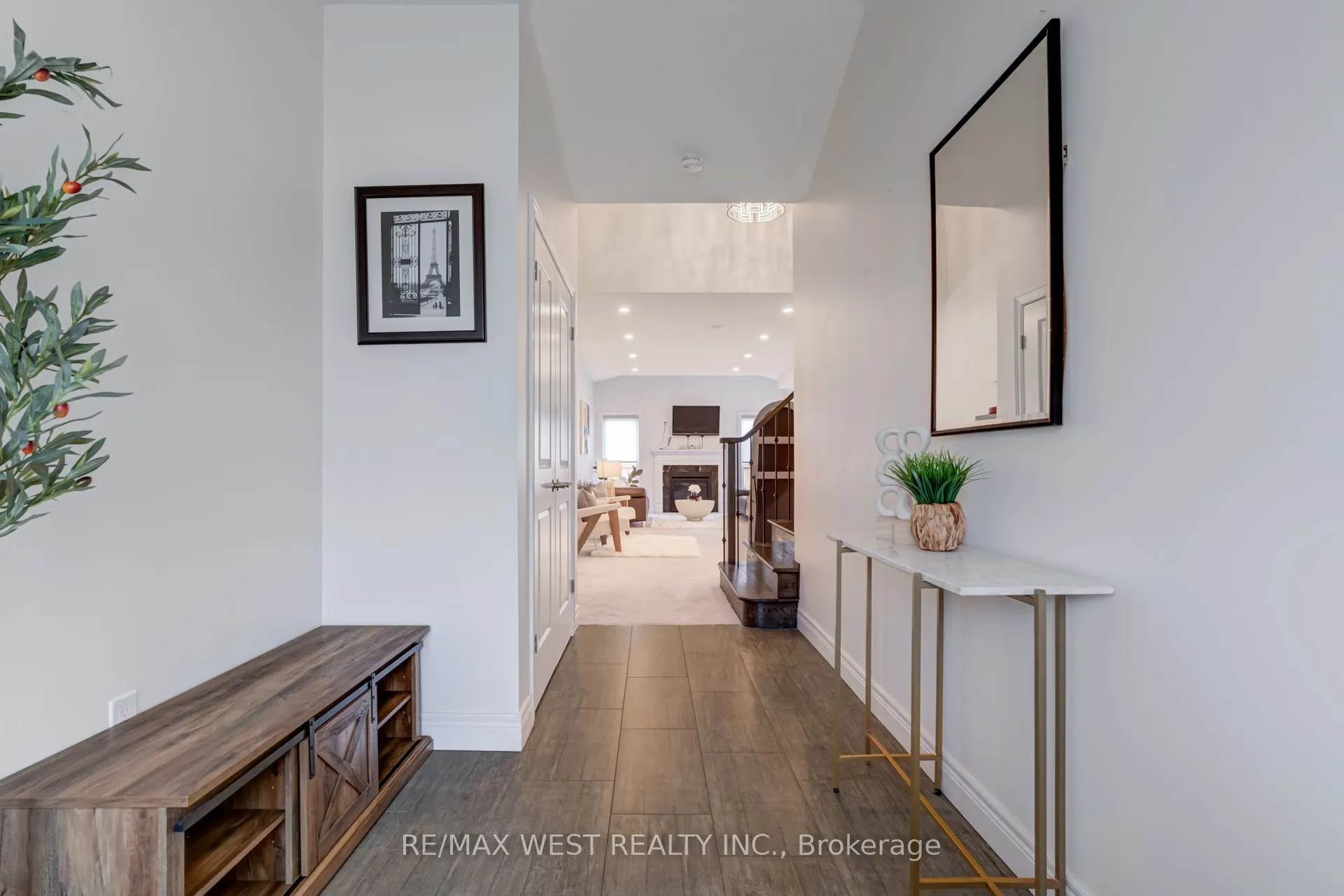 270 Dalgleish Trail