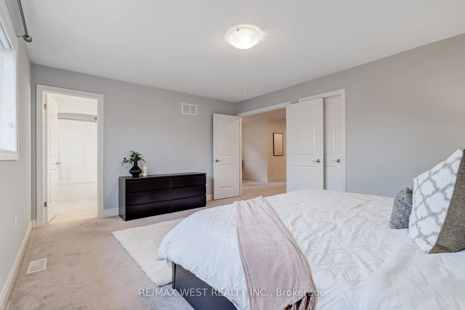 270 Dalgleish Trail