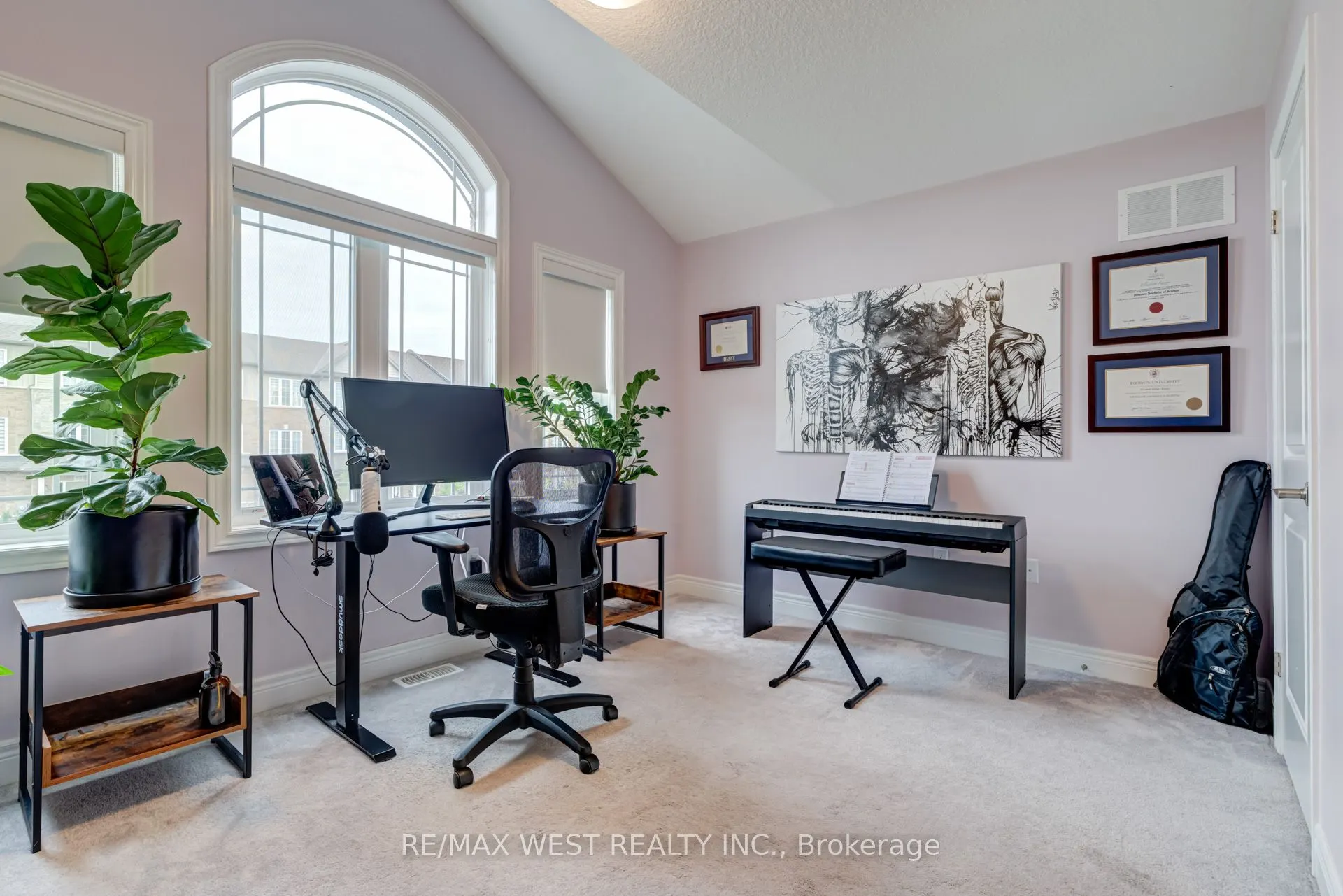 270 Dalgleish Trail