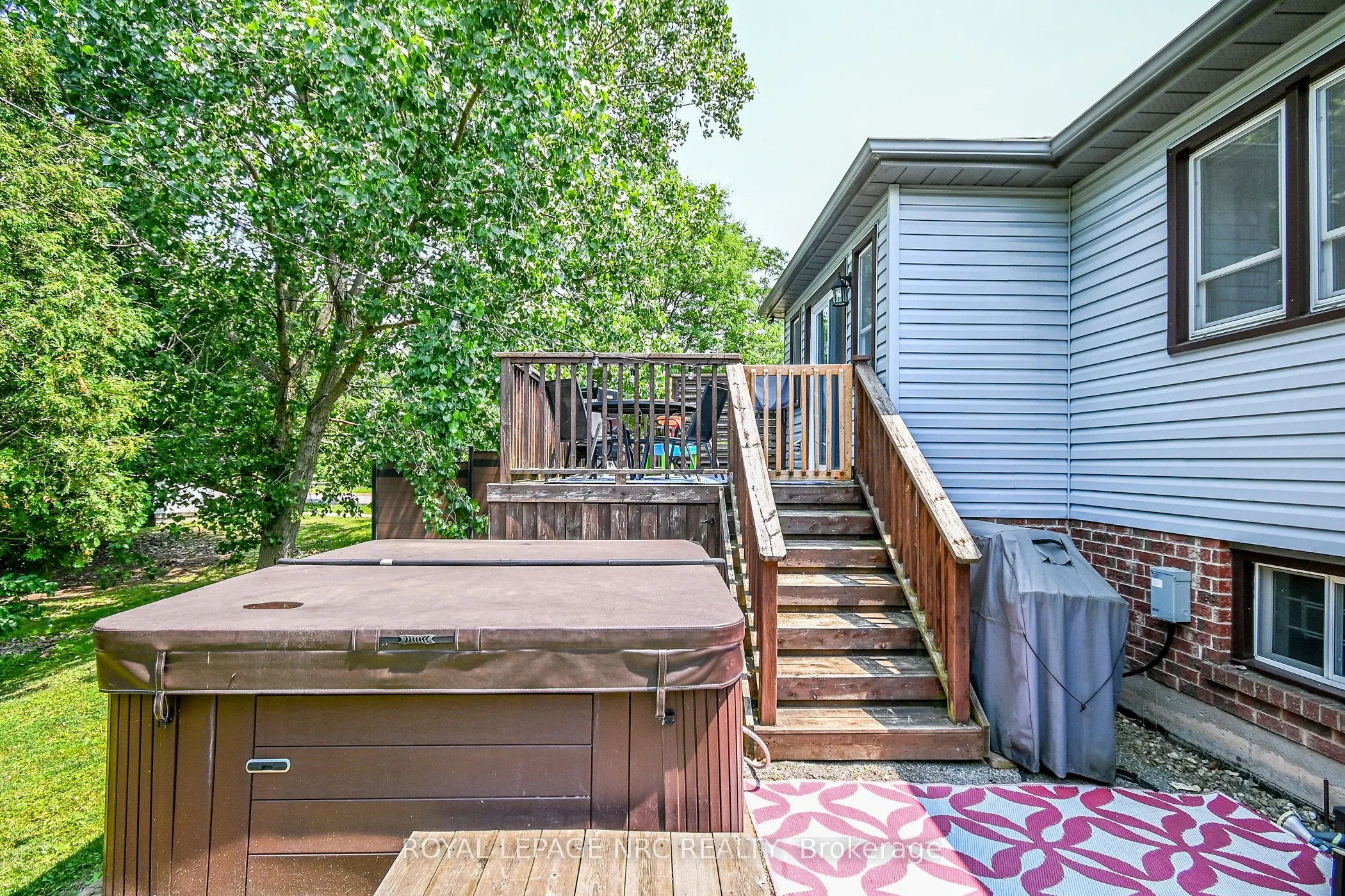4 Jackson Court W