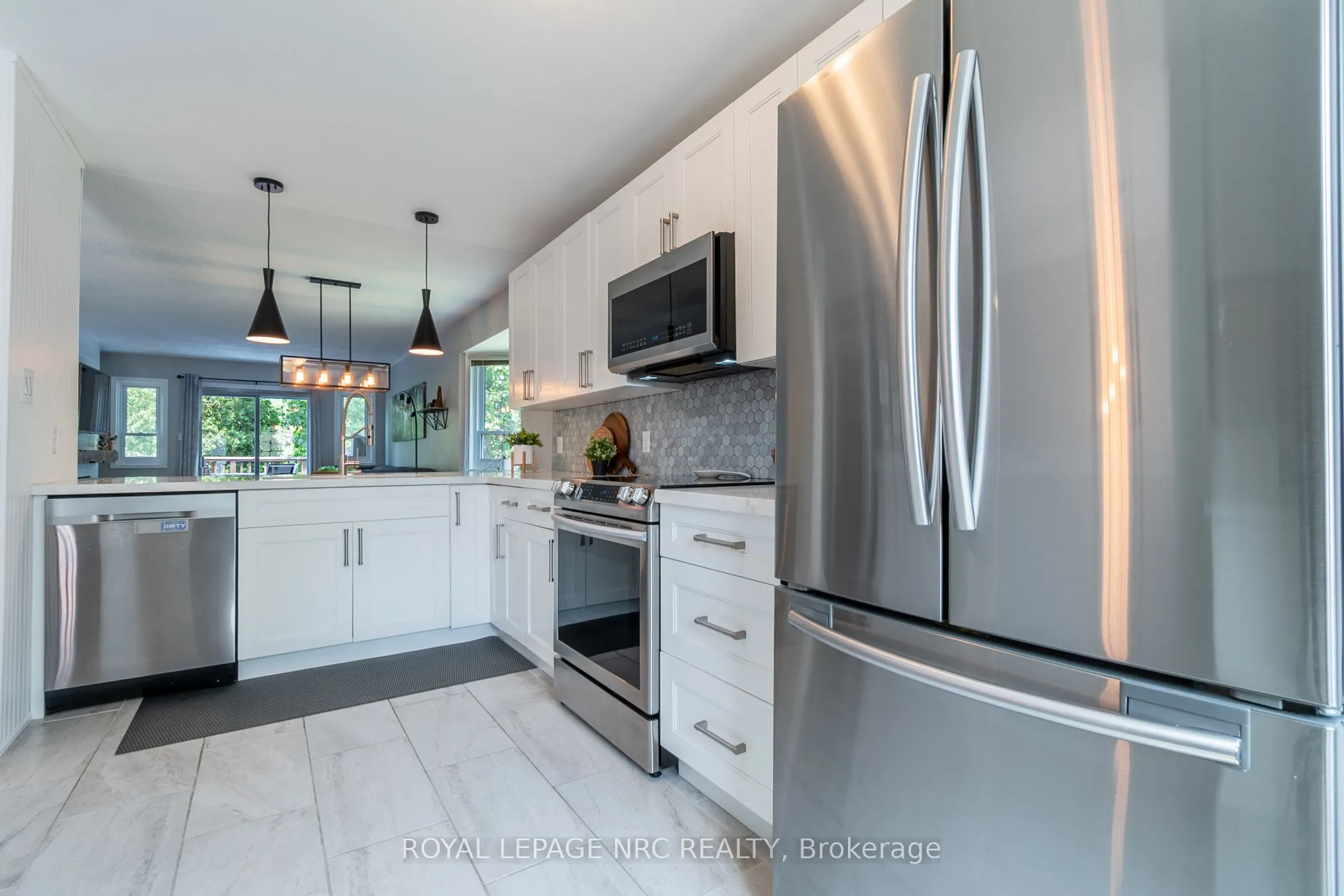 4 Jackson Court W