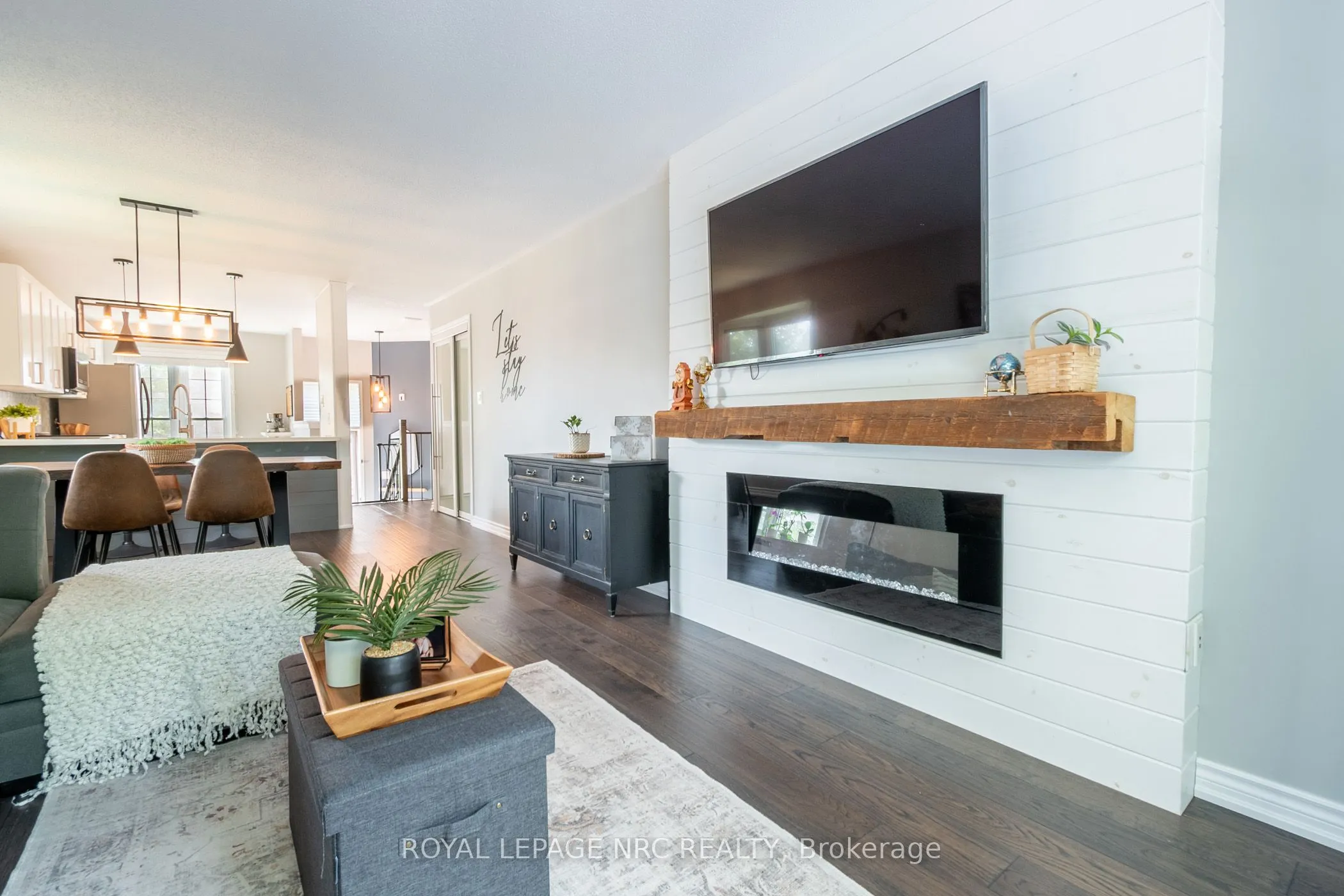 4 Jackson Court W
