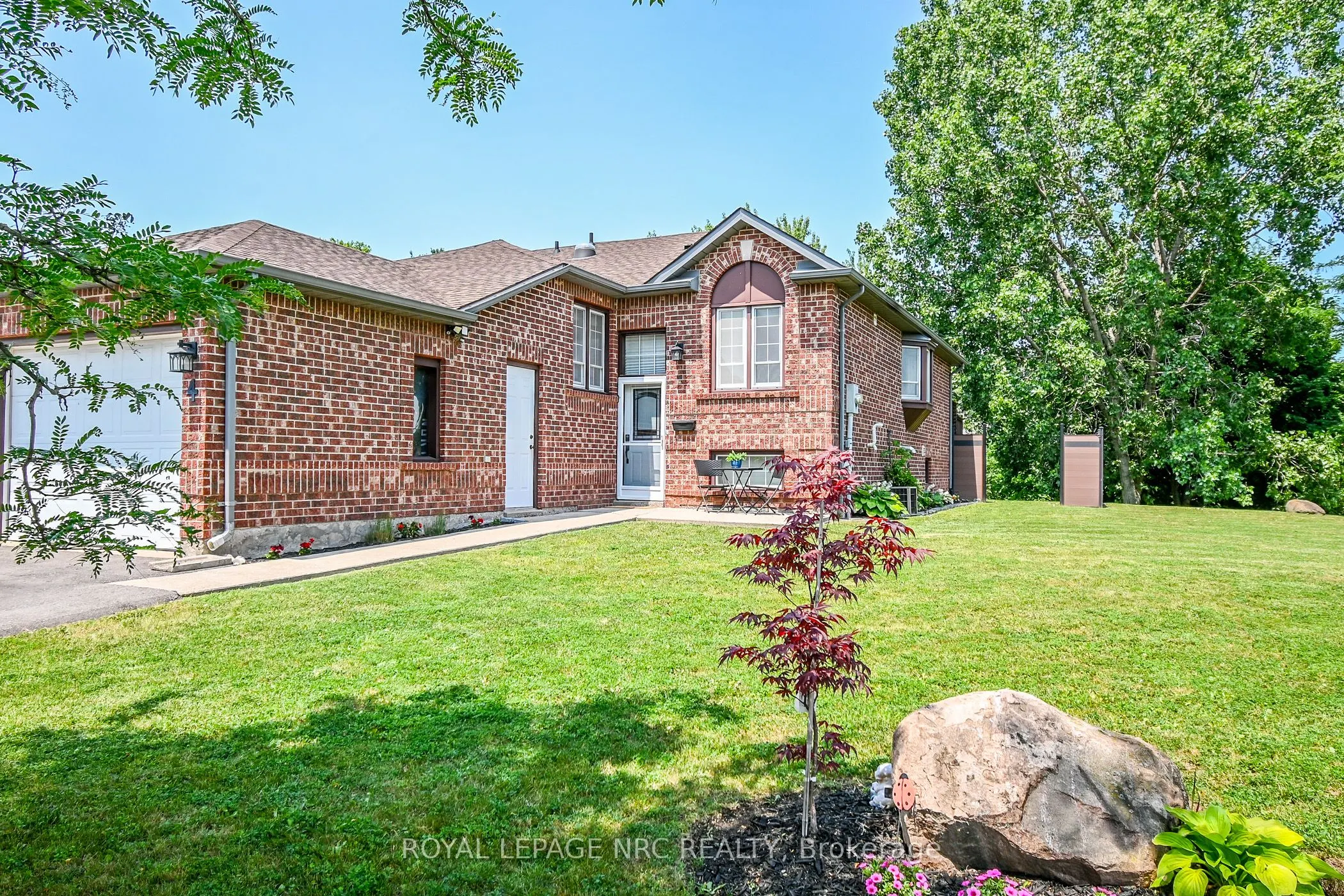 4 Jackson Court W