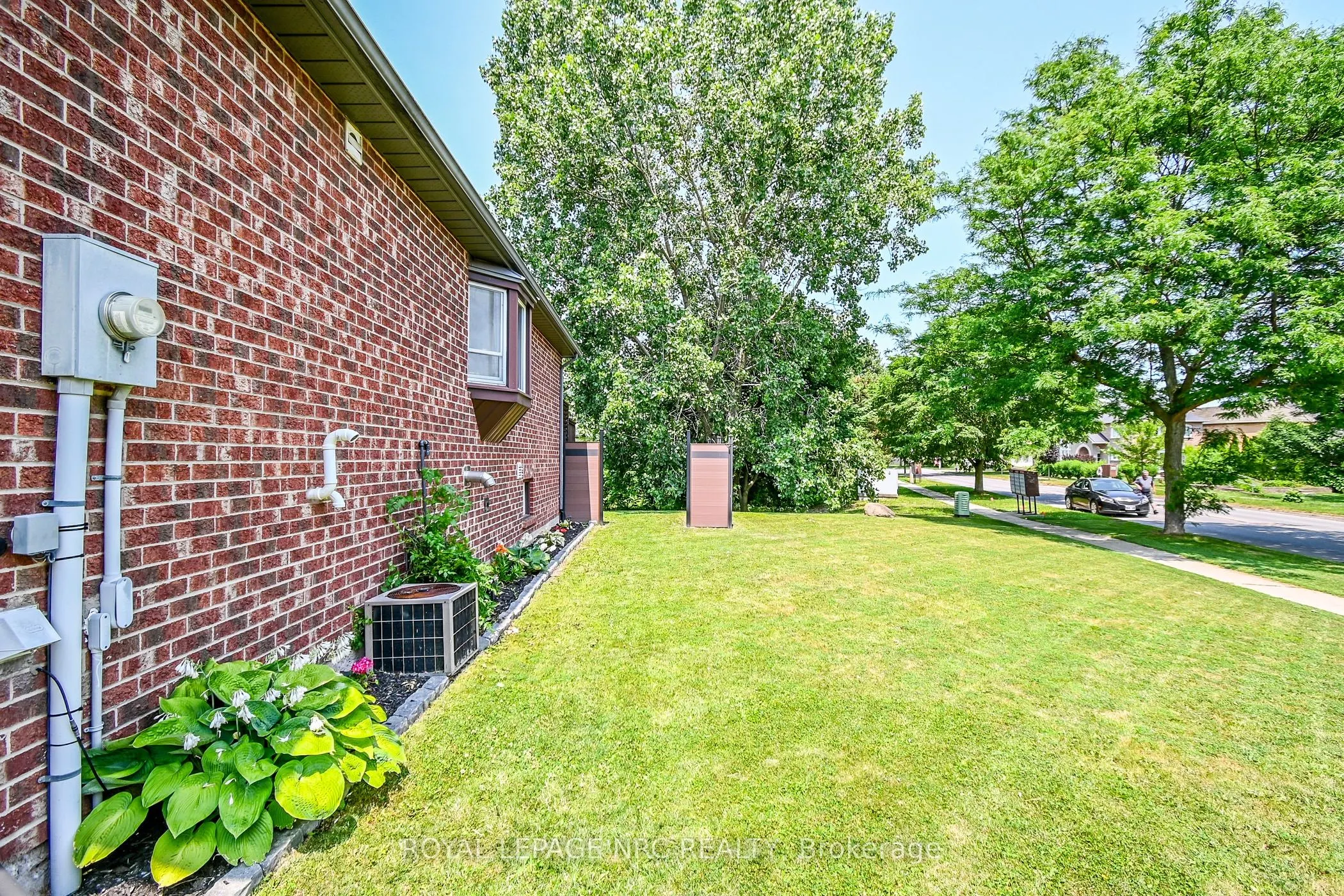 4 Jackson Court W