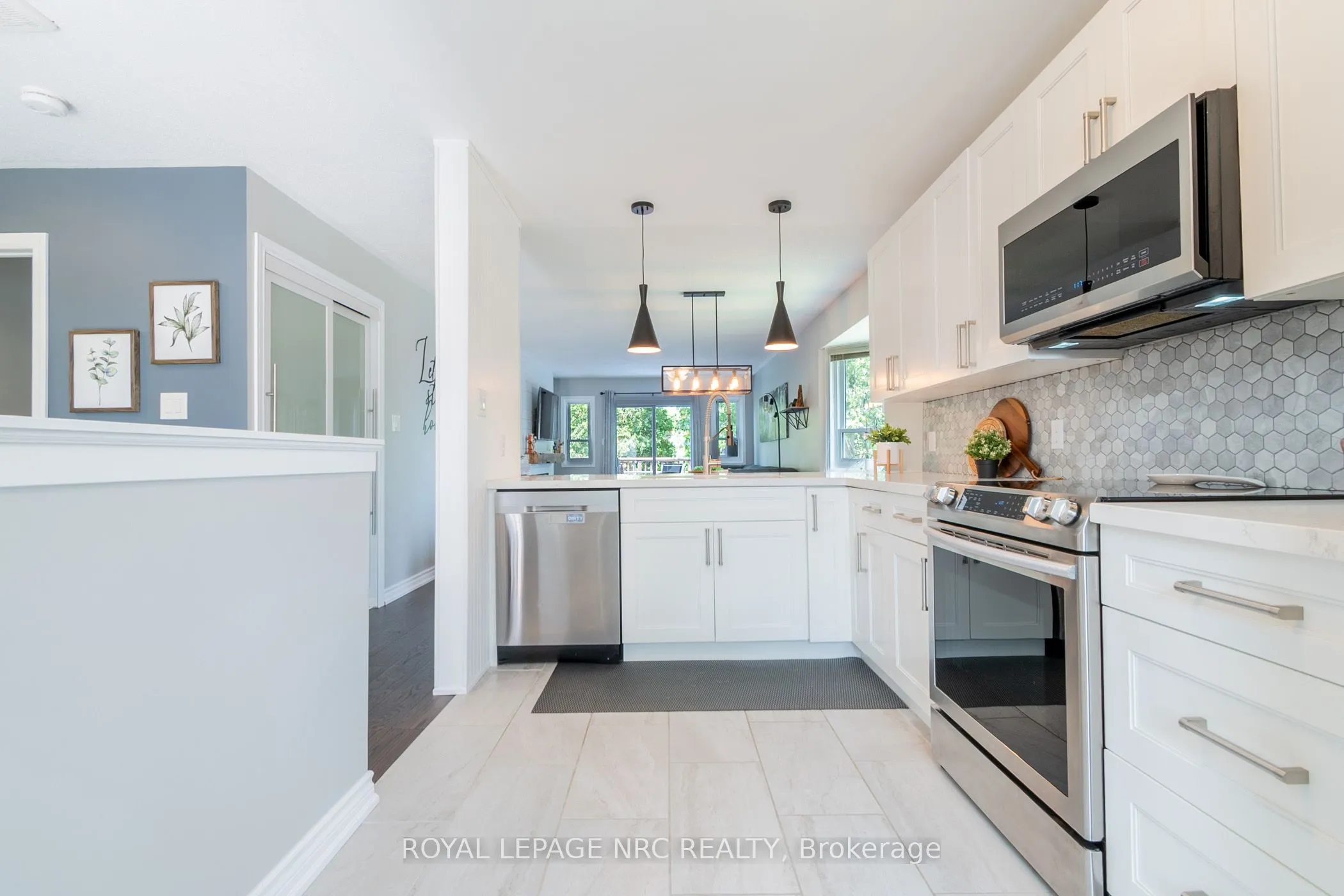 4 Jackson Court W