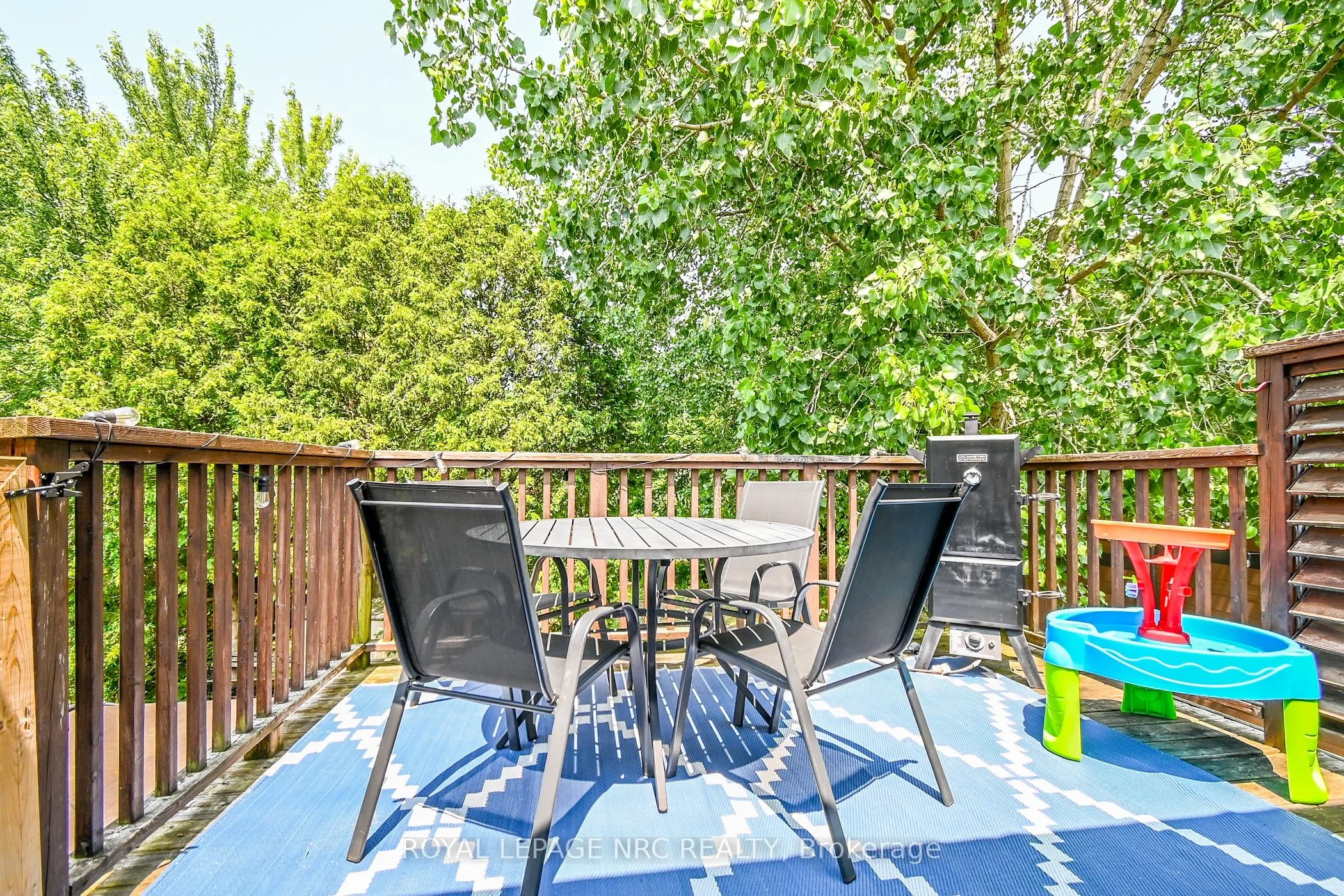 4 Jackson Court W