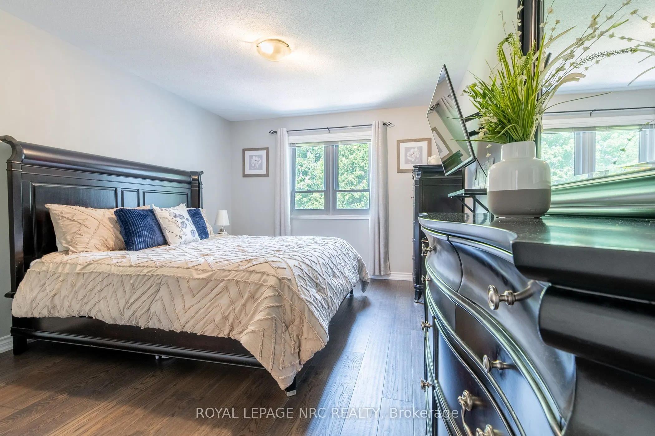 4 Jackson Court W