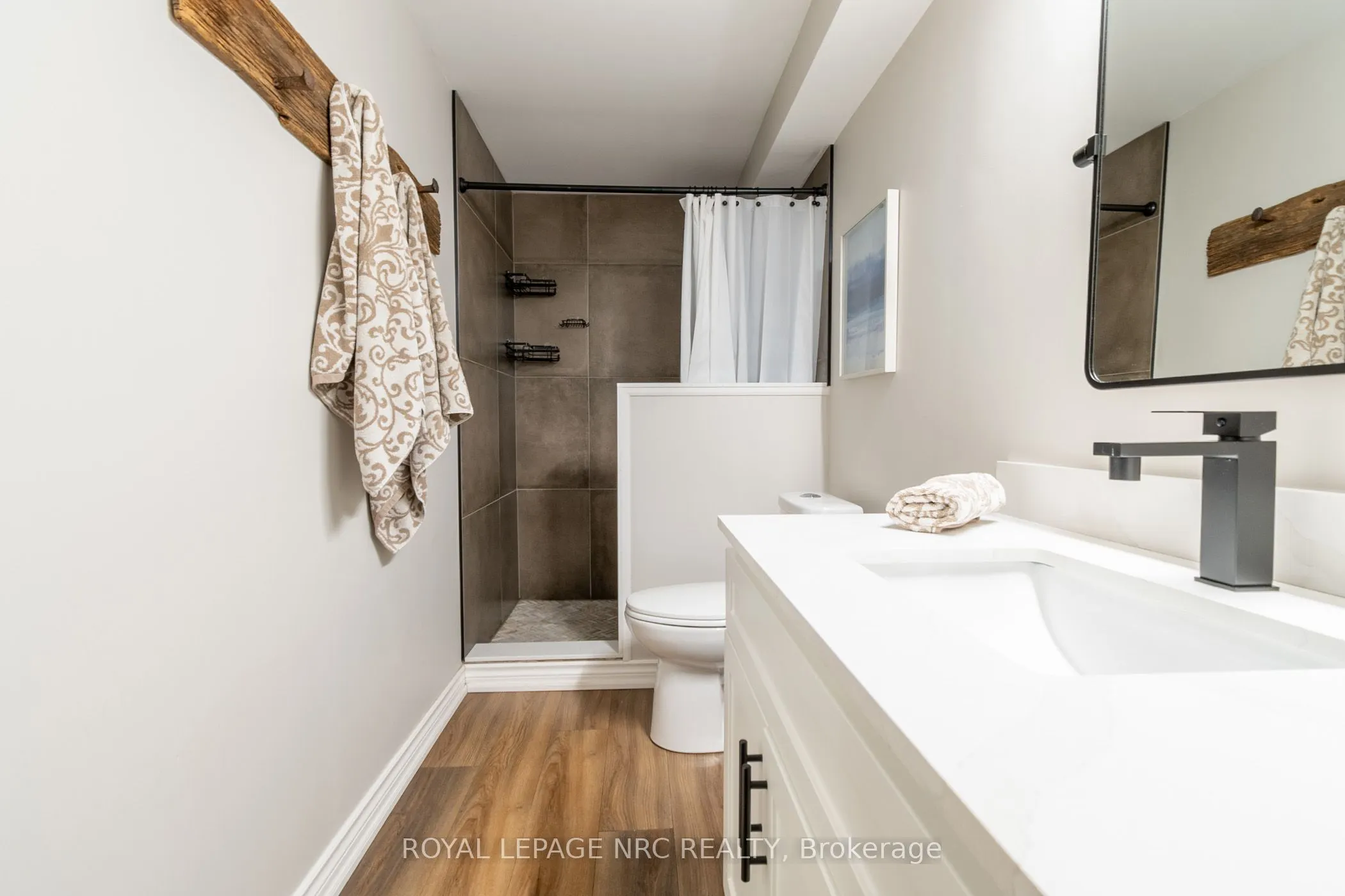 4 Jackson Court W