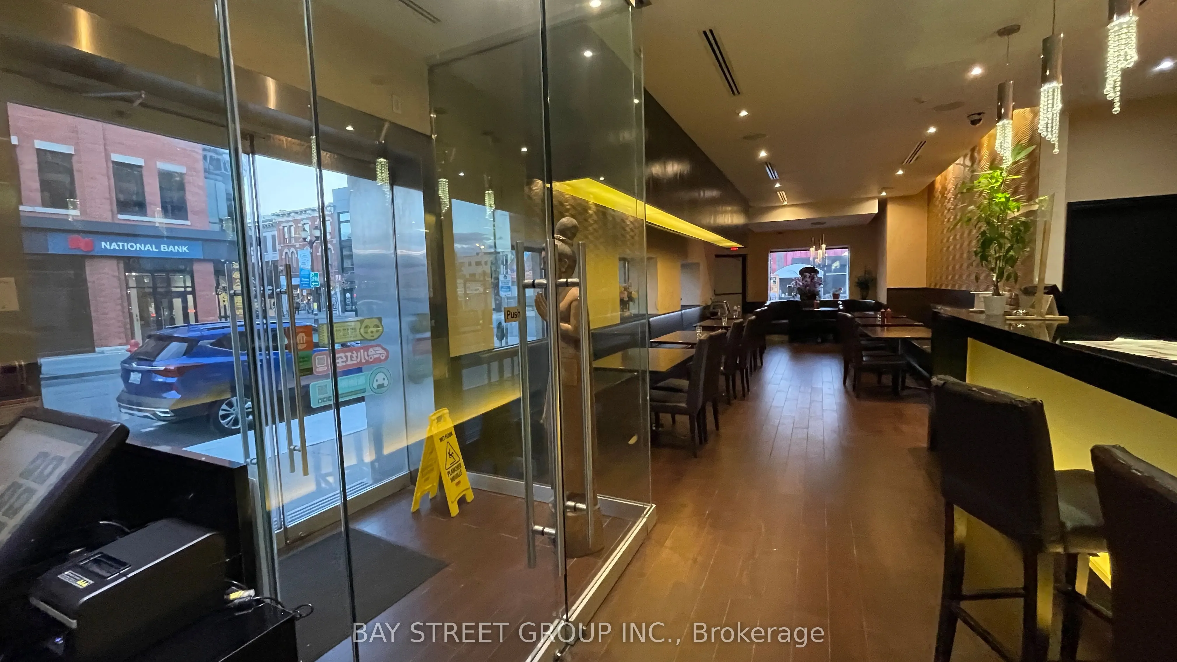 113 James Street N