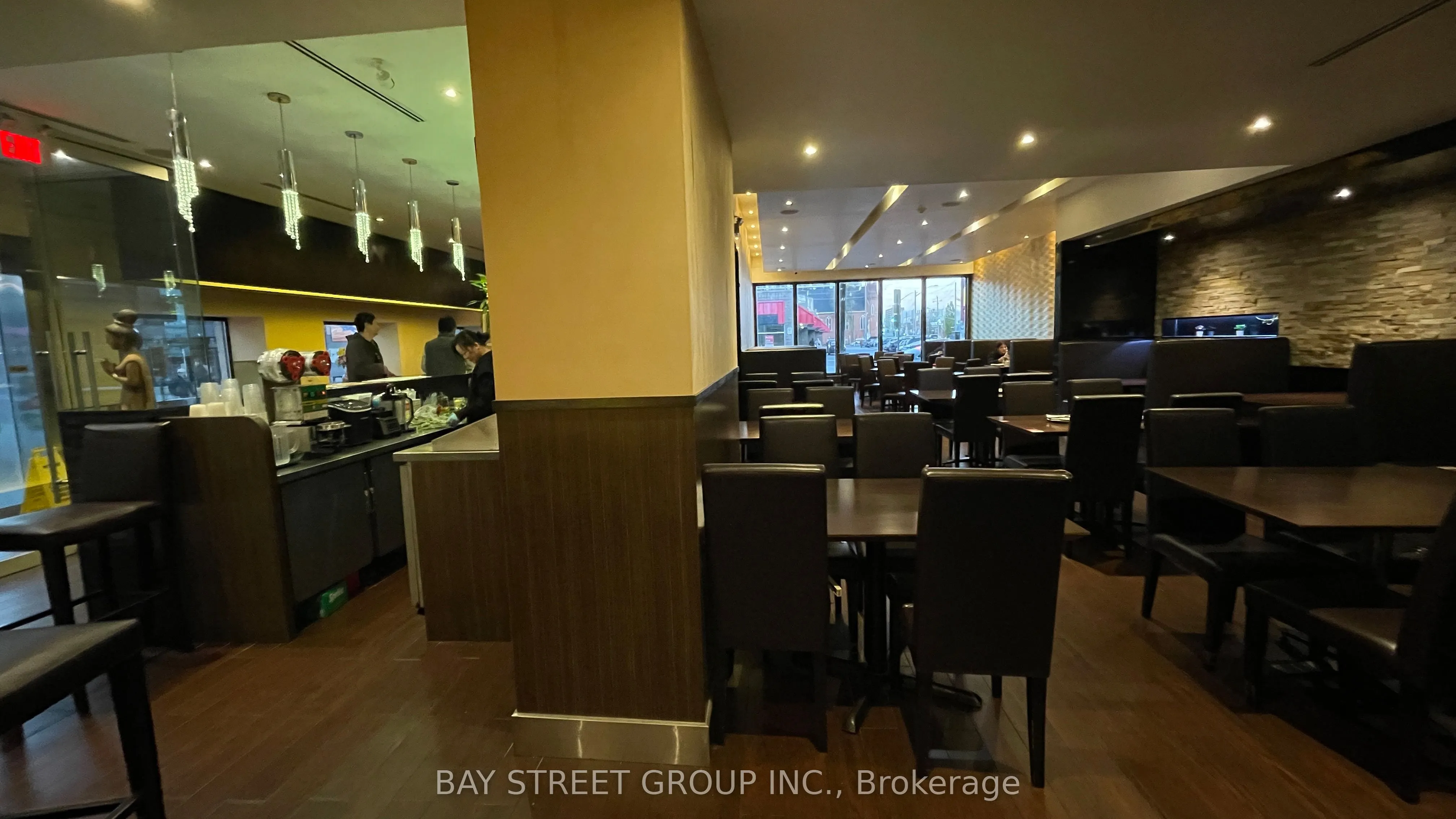 113 James Street N