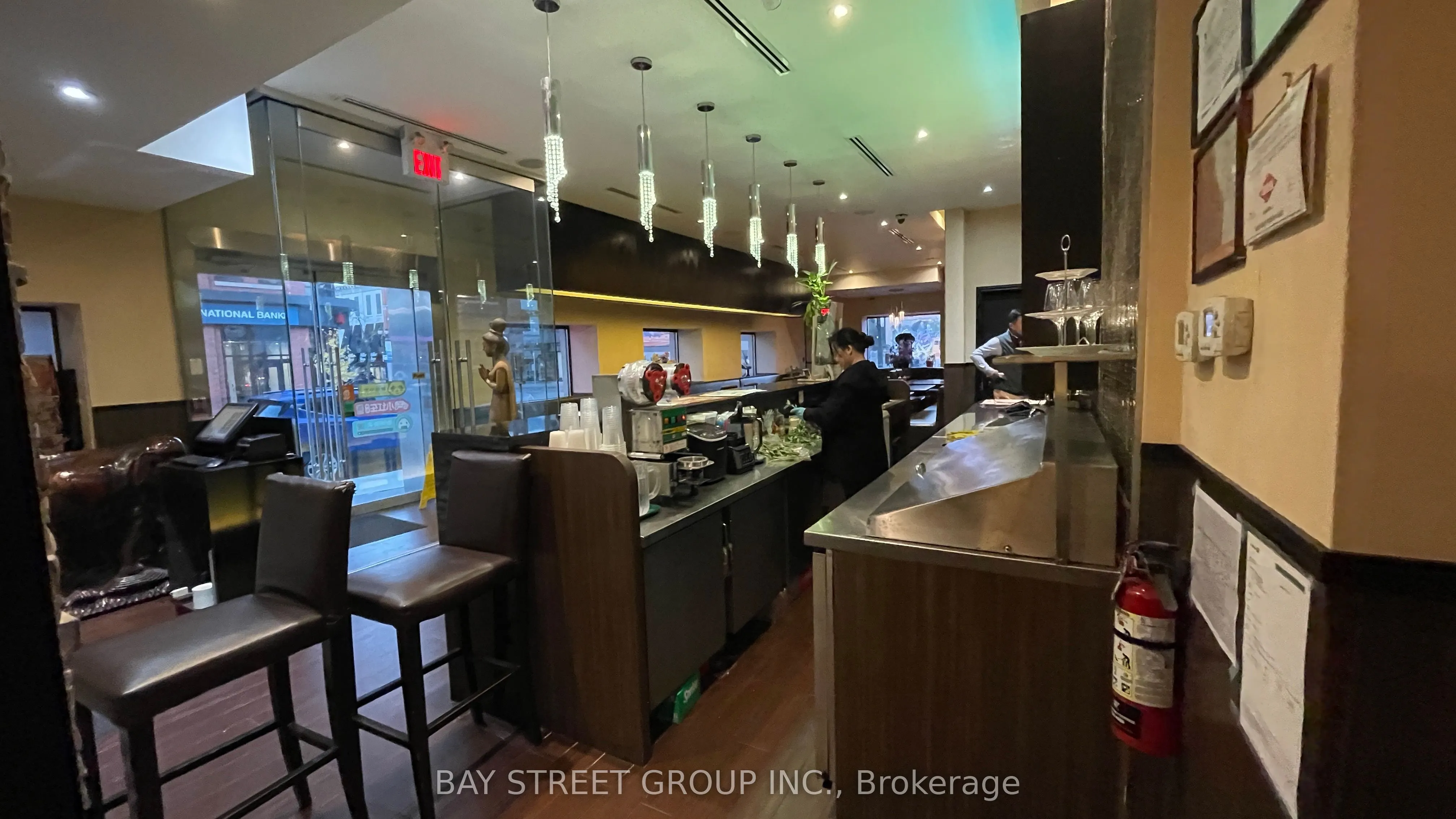 113 James Street N