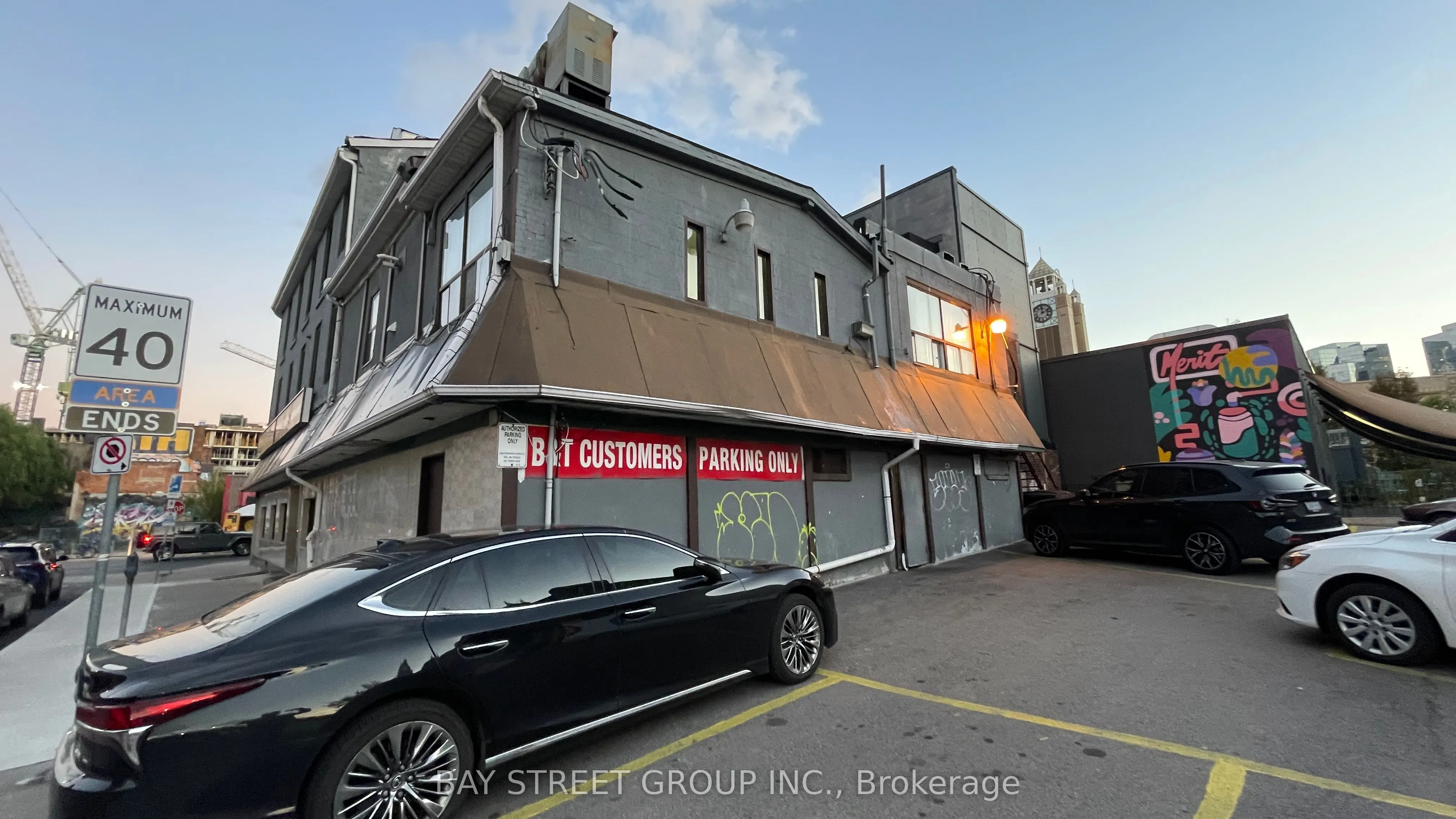 113 James Street N