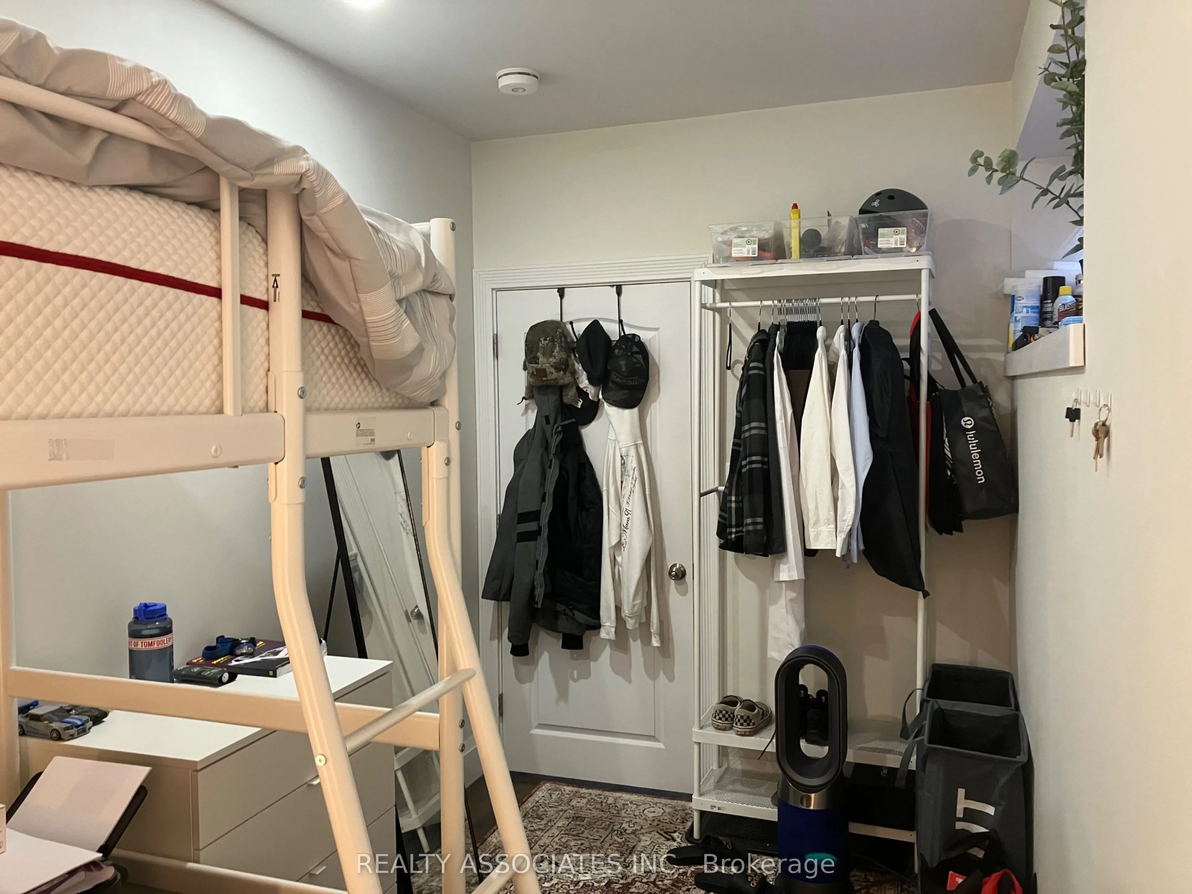 20 Beaucourt Road, #basement-1BR