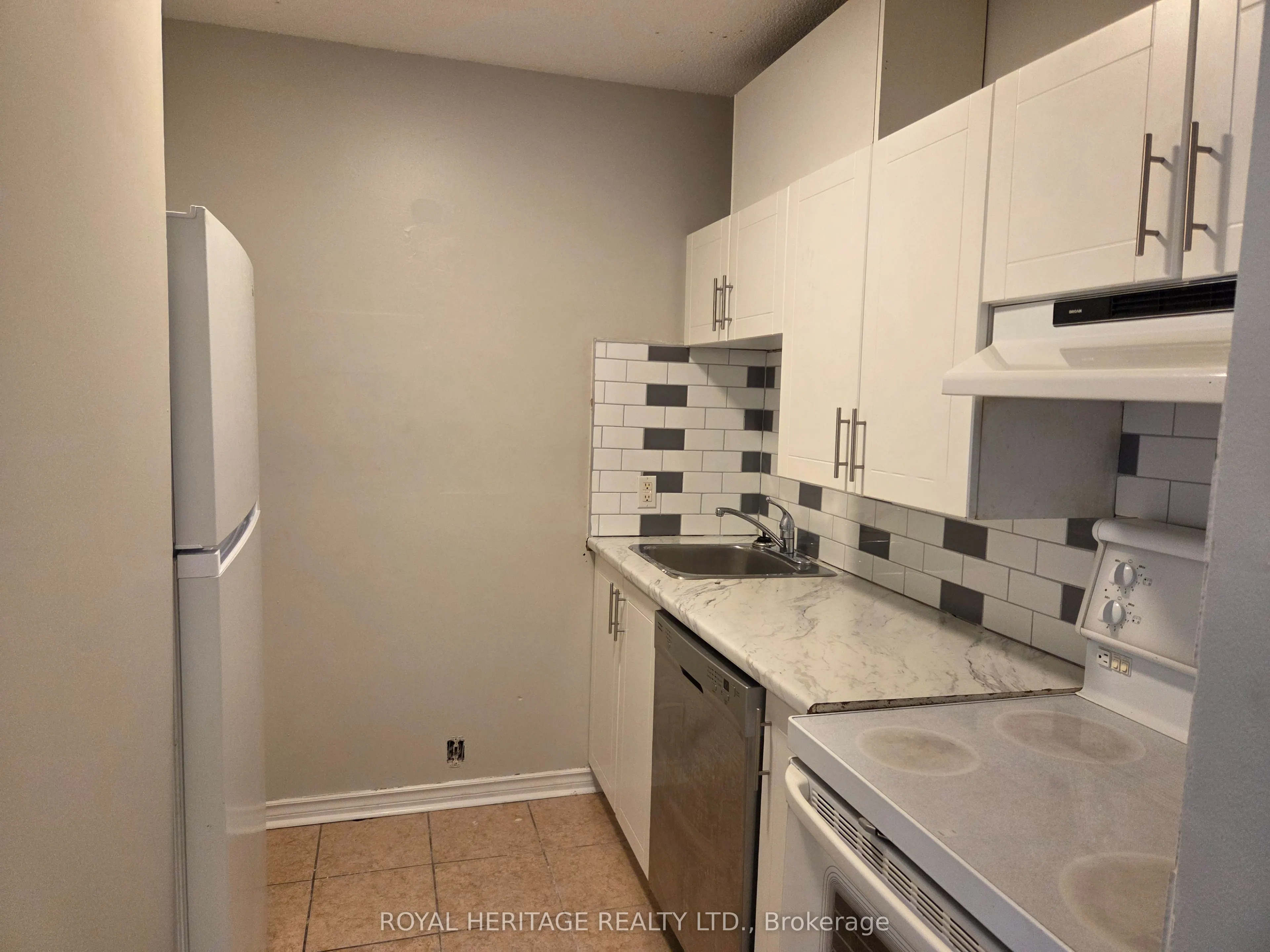 8800 Willoughby- Drive, #308