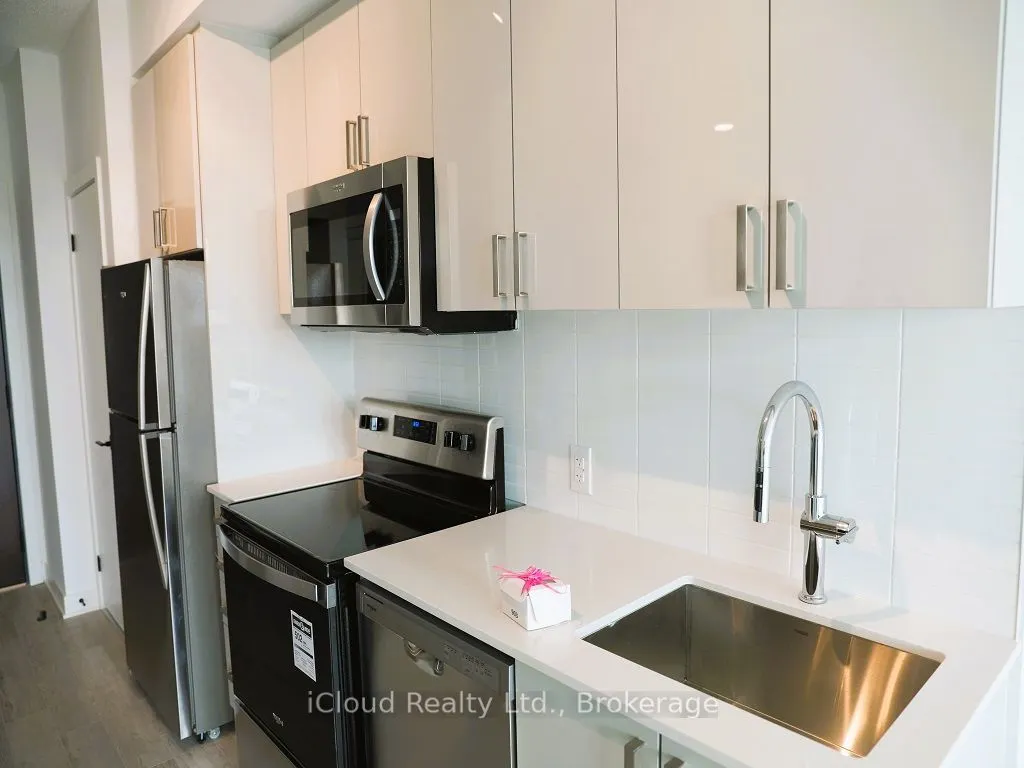 2782 Barton Street, #903