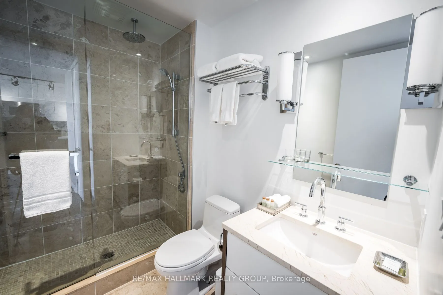 111 Champagne Avenue #1805
