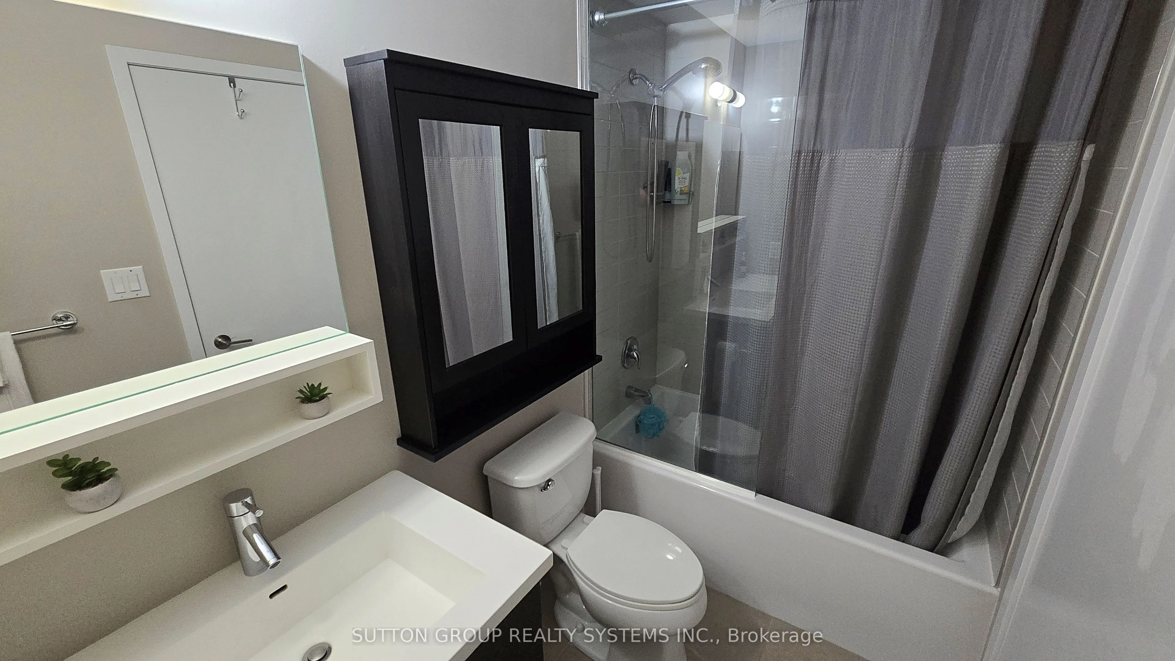 520 North Service Road, #409