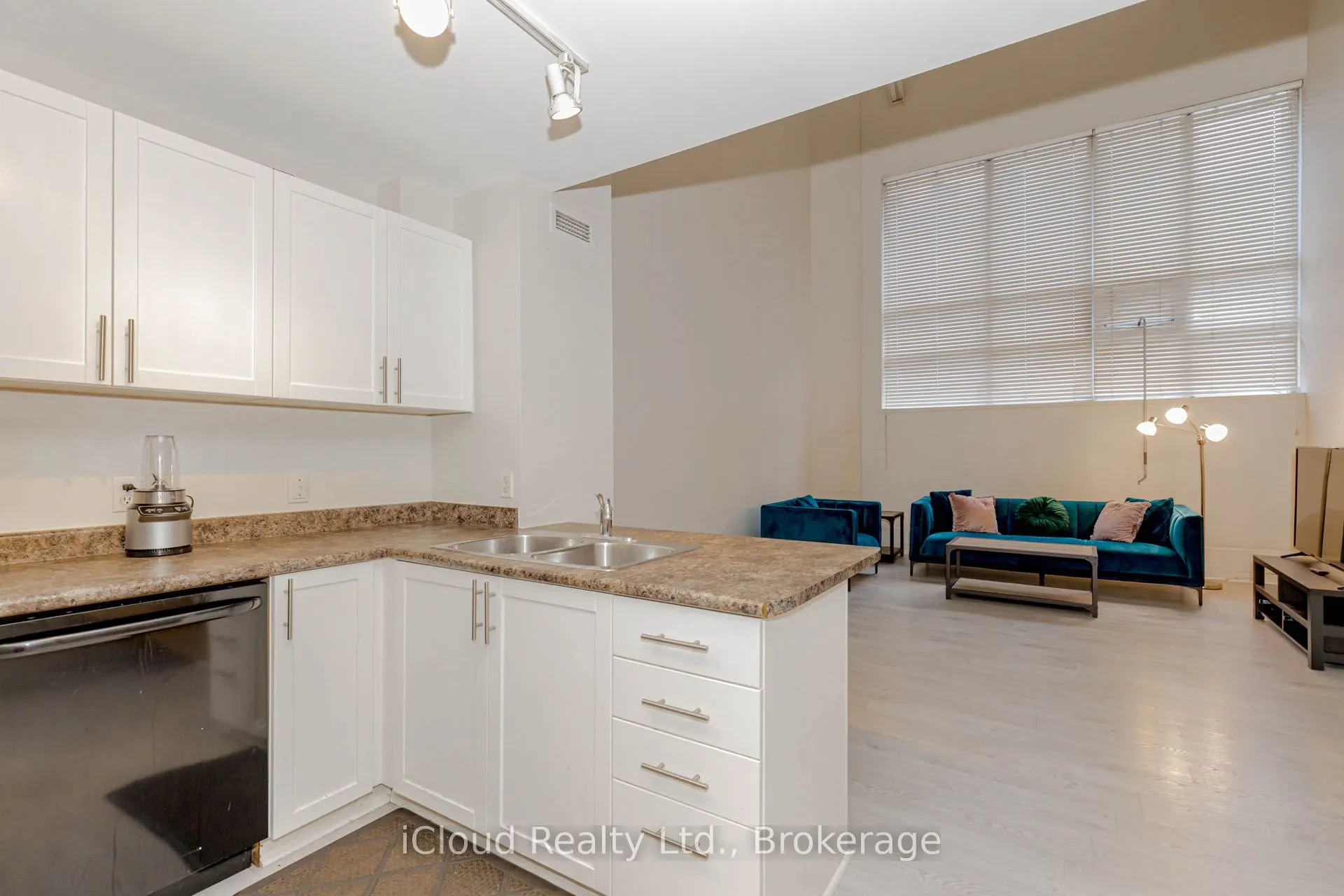 66 Bay Street S #107