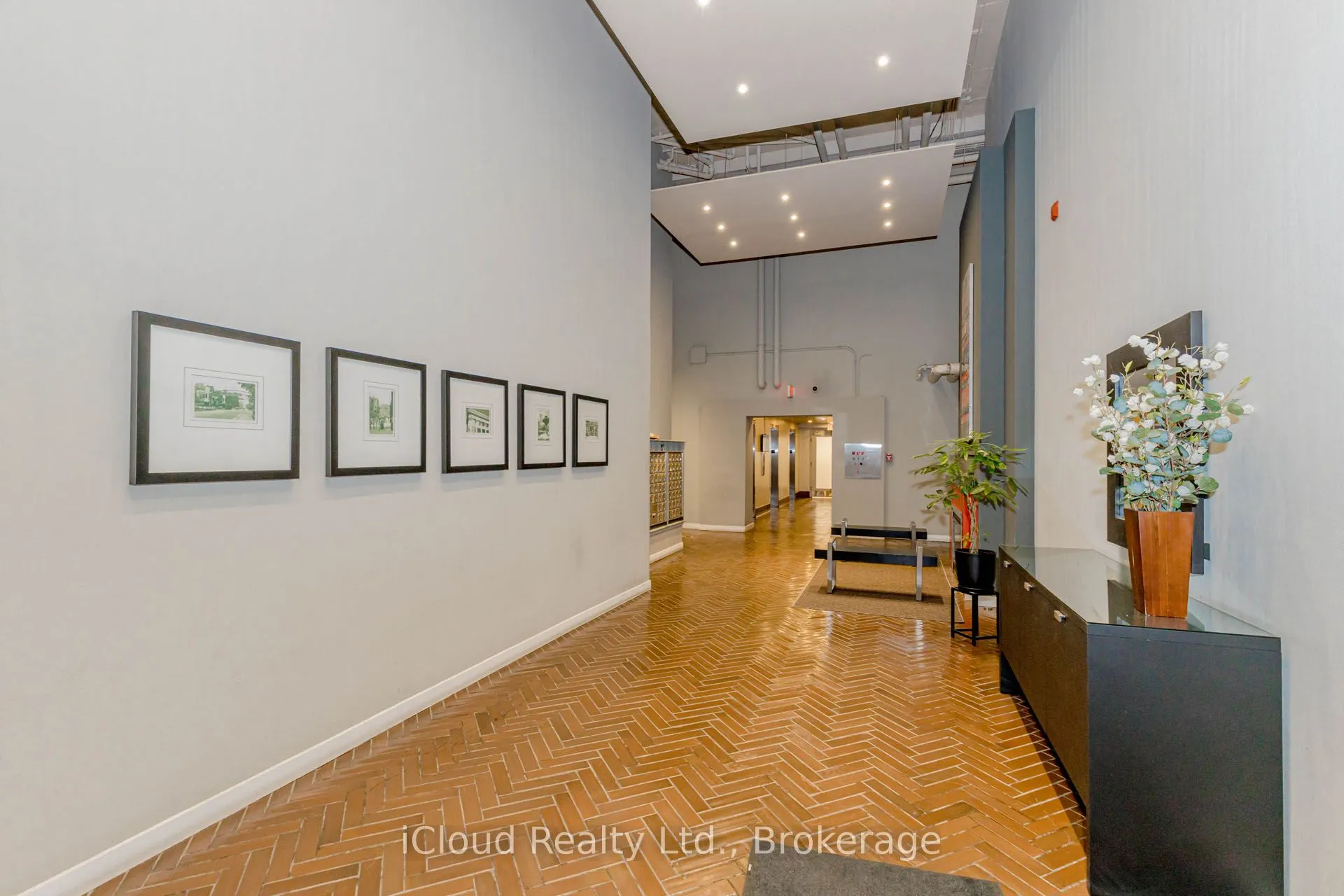 66 Bay Street S #107