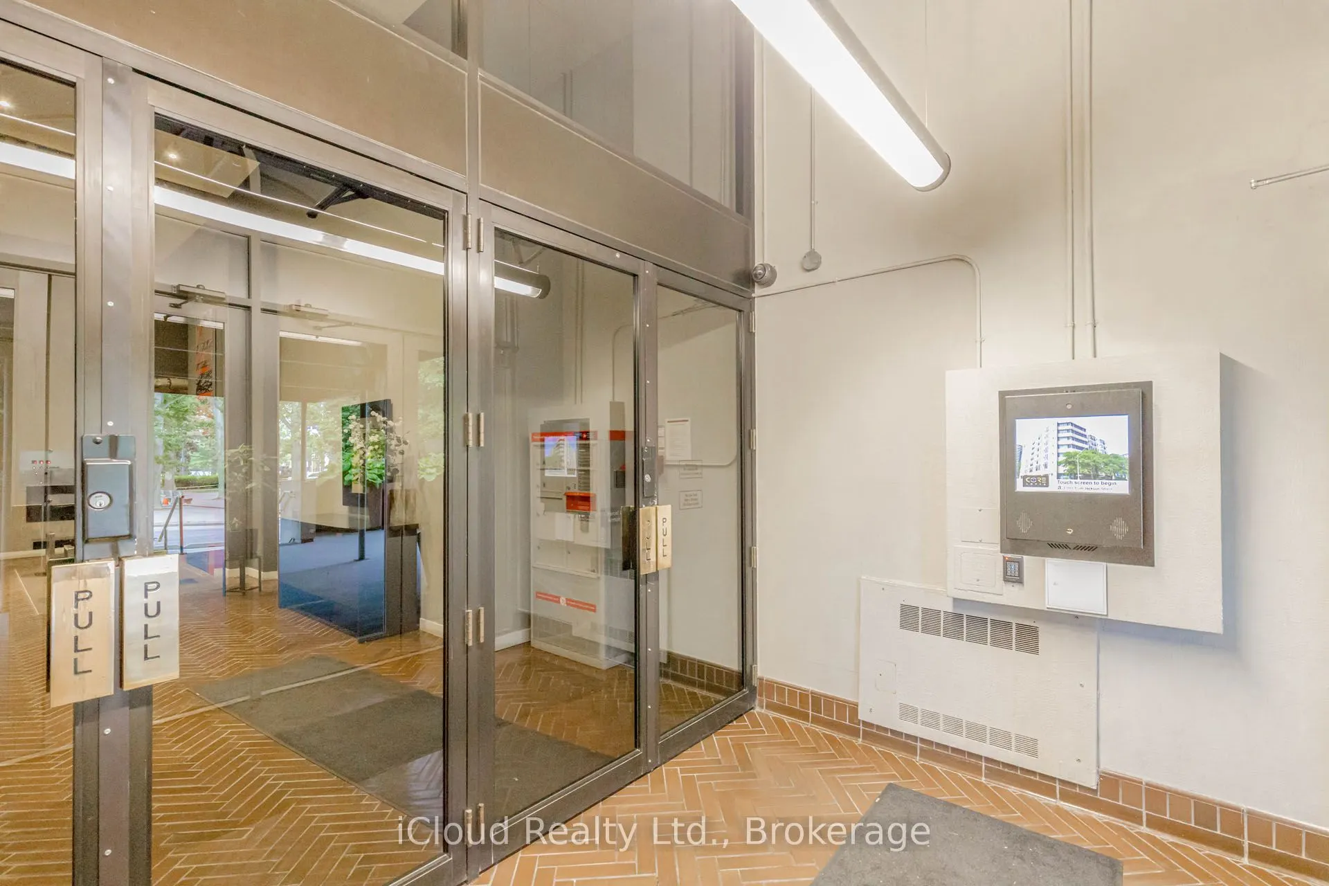 66 Bay Street S #107