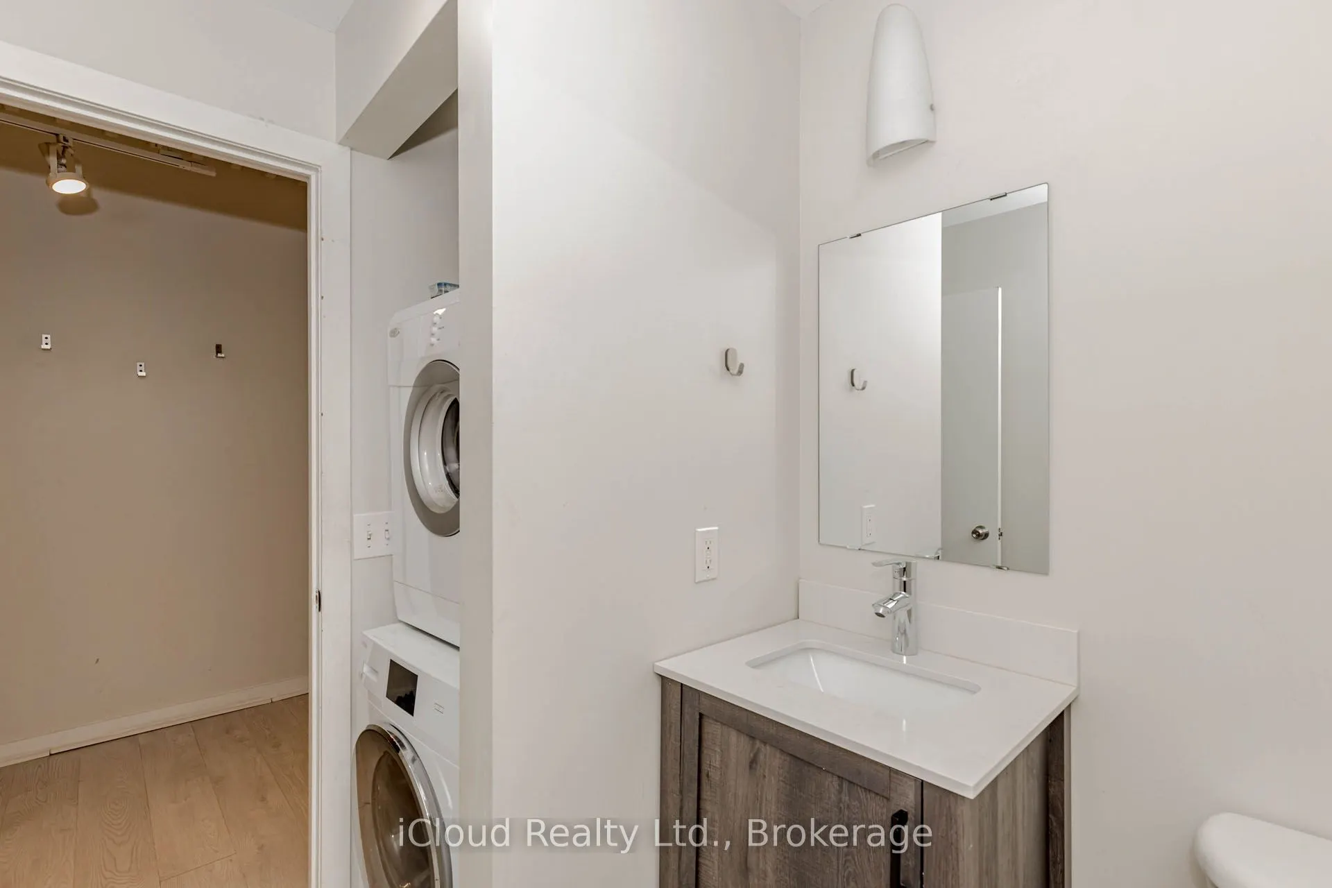 66 Bay Street S #107