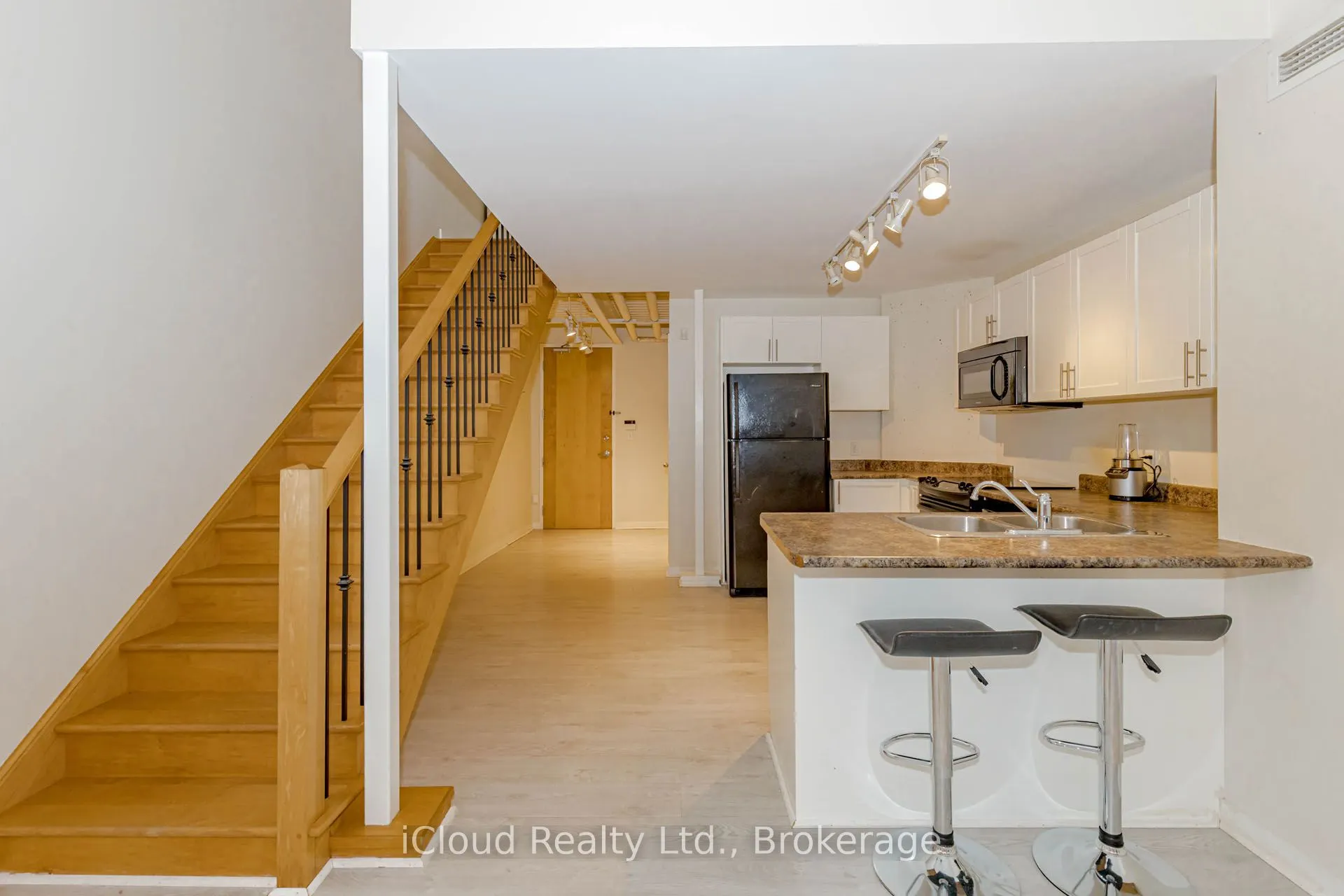 66 Bay Street S #107