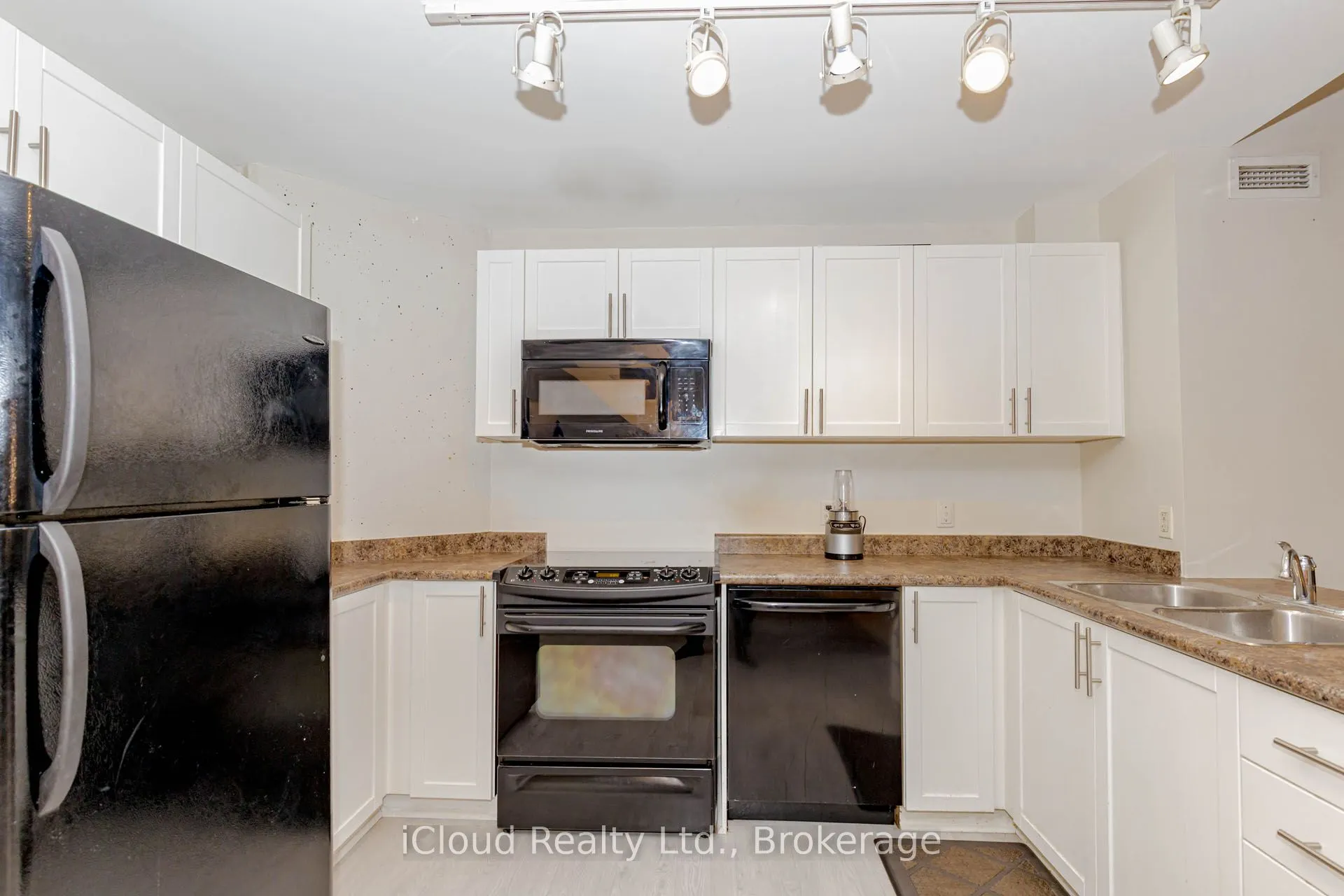 66 Bay Street S #107
