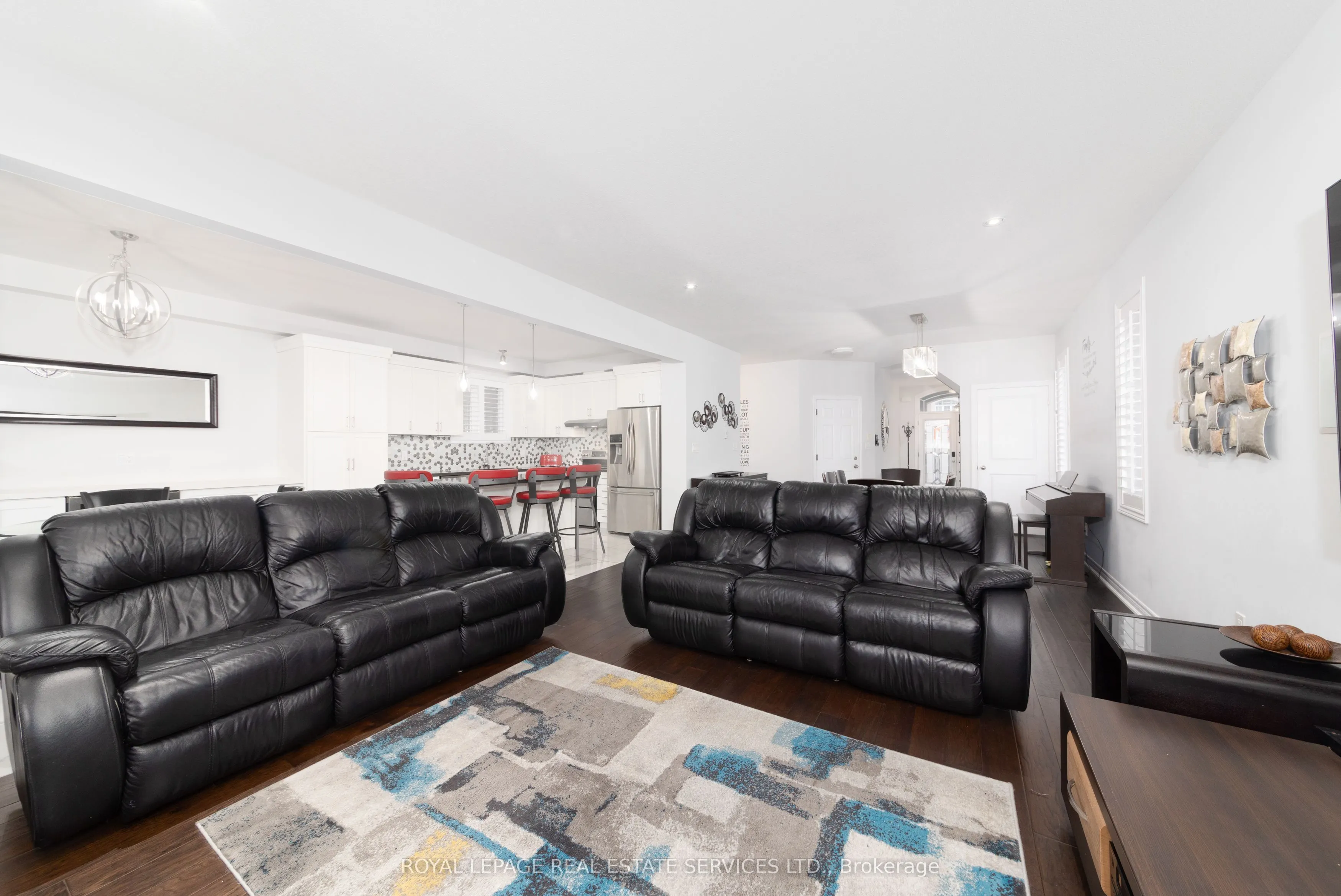 17 Narbonne Crescent