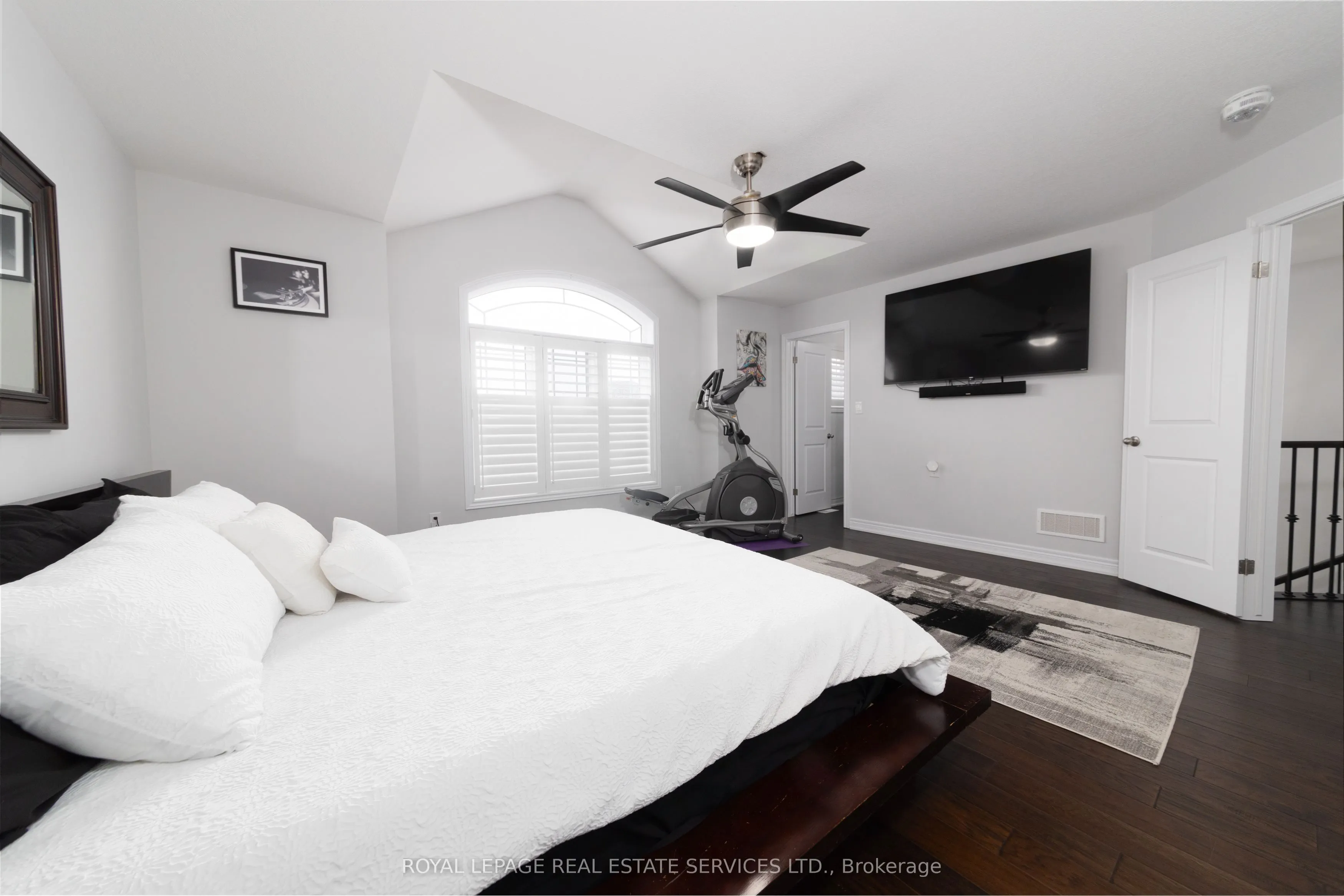 17 Narbonne Crescent