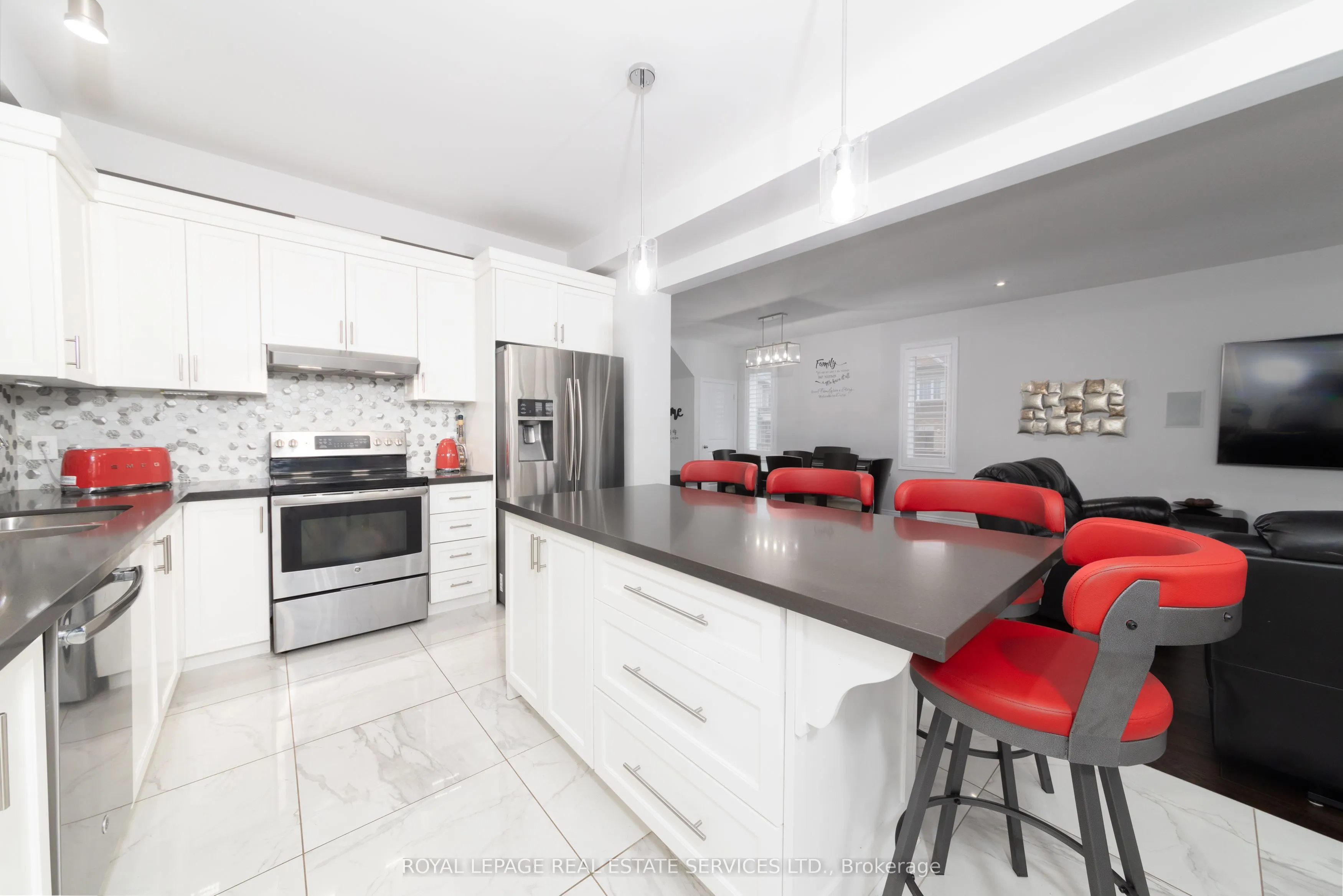 17 Narbonne Crescent