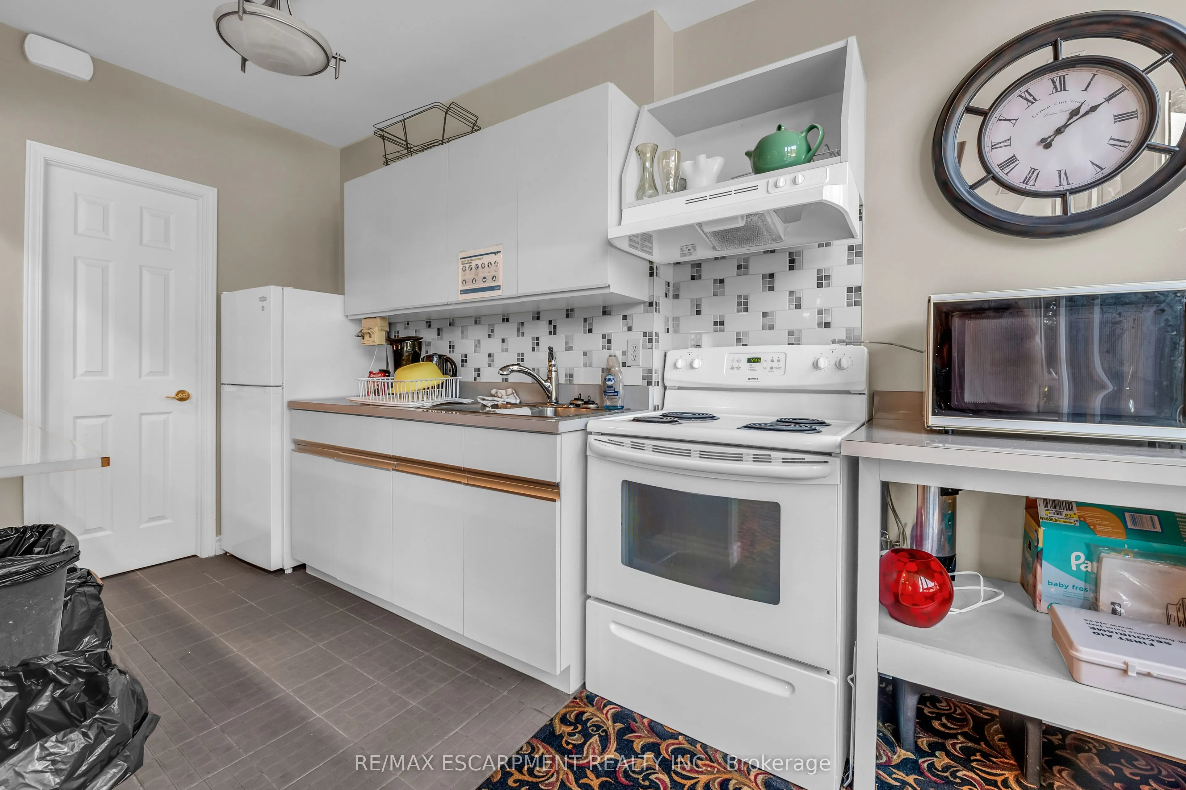67 Caroline Street S #203