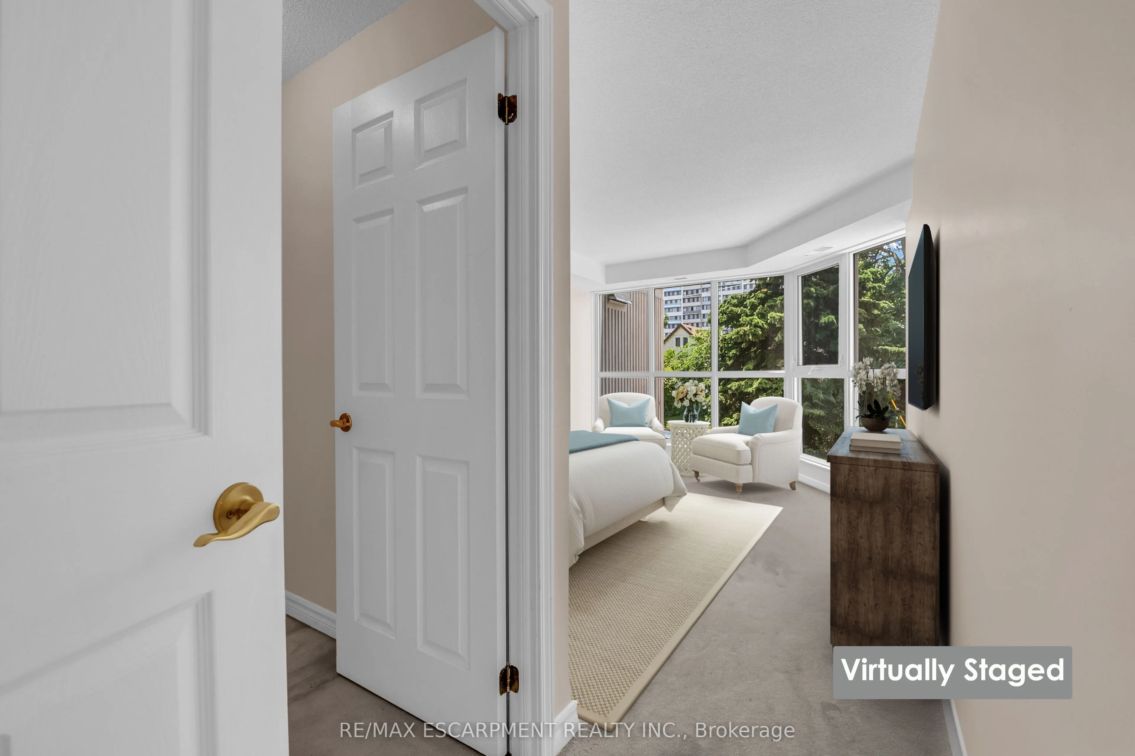 67 Caroline Street S #203