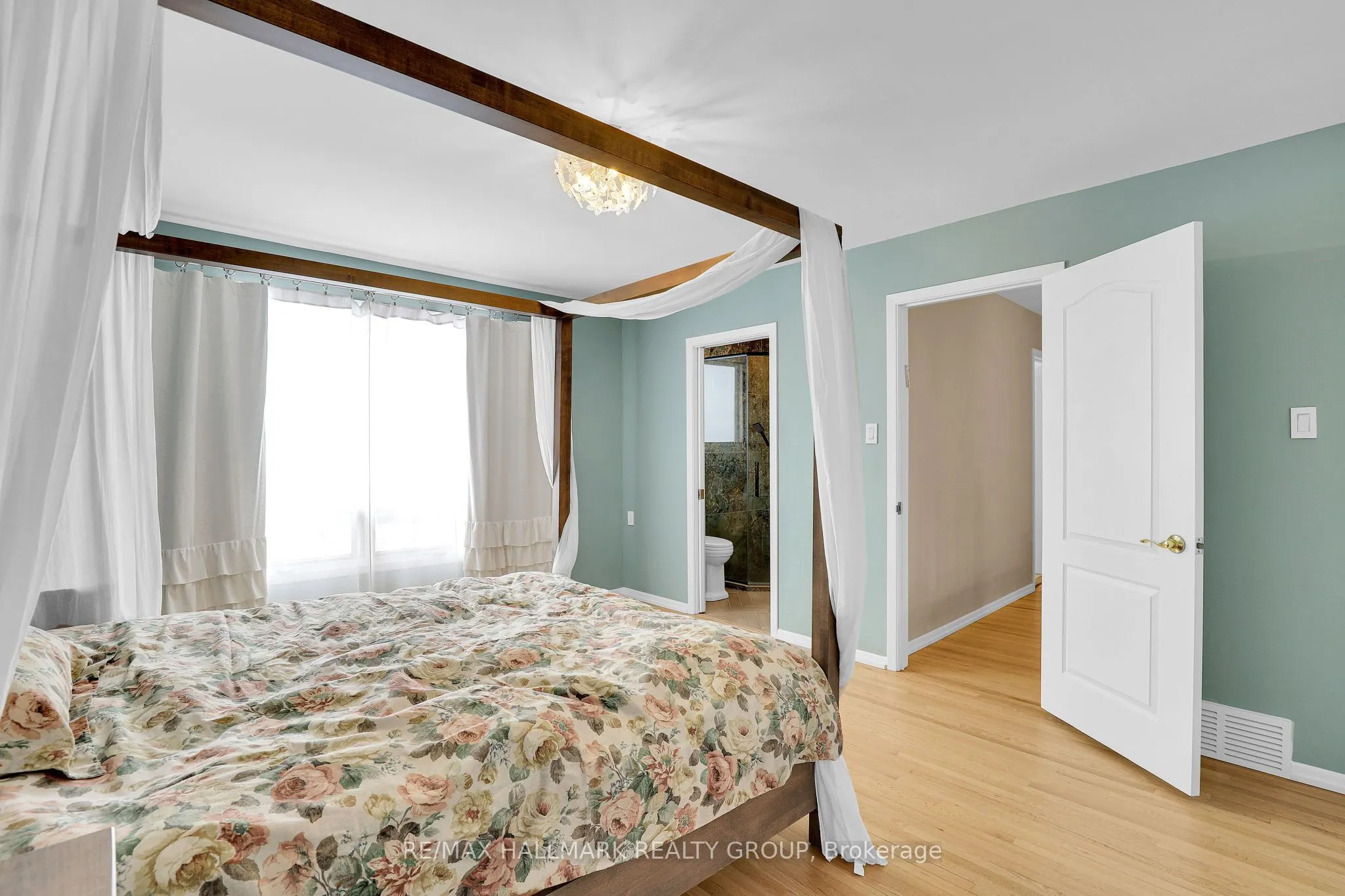 1712 Playfair Drive