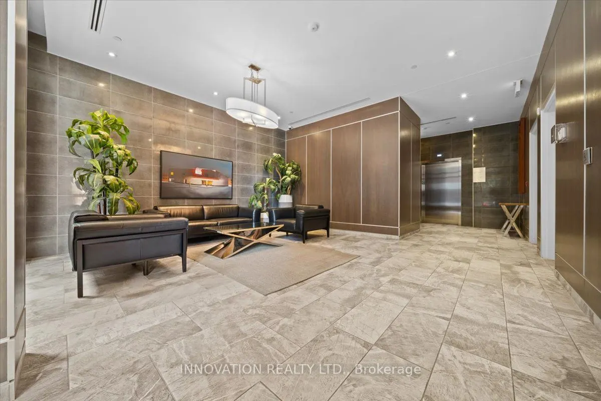 10 Rosemount Avenue W, #410