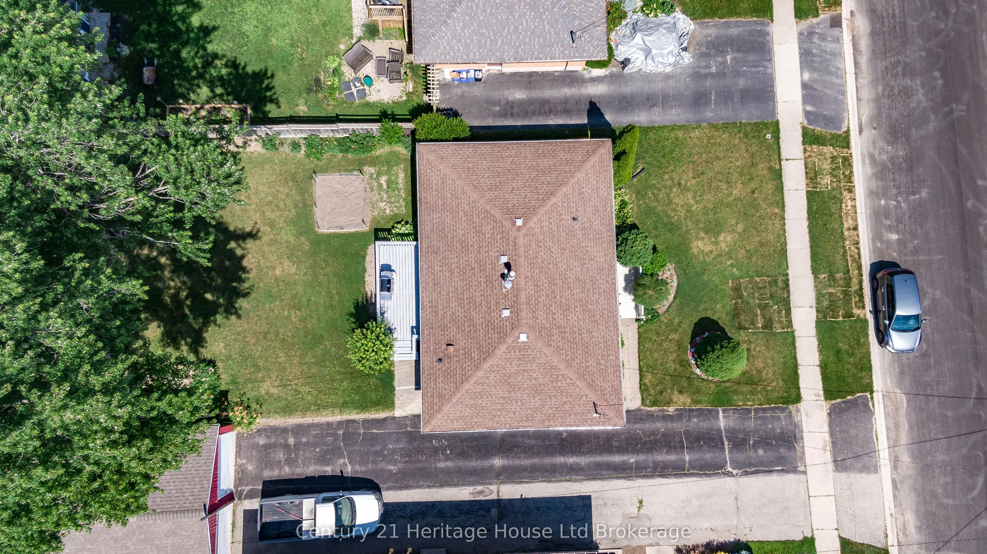 1009 Warwick Street