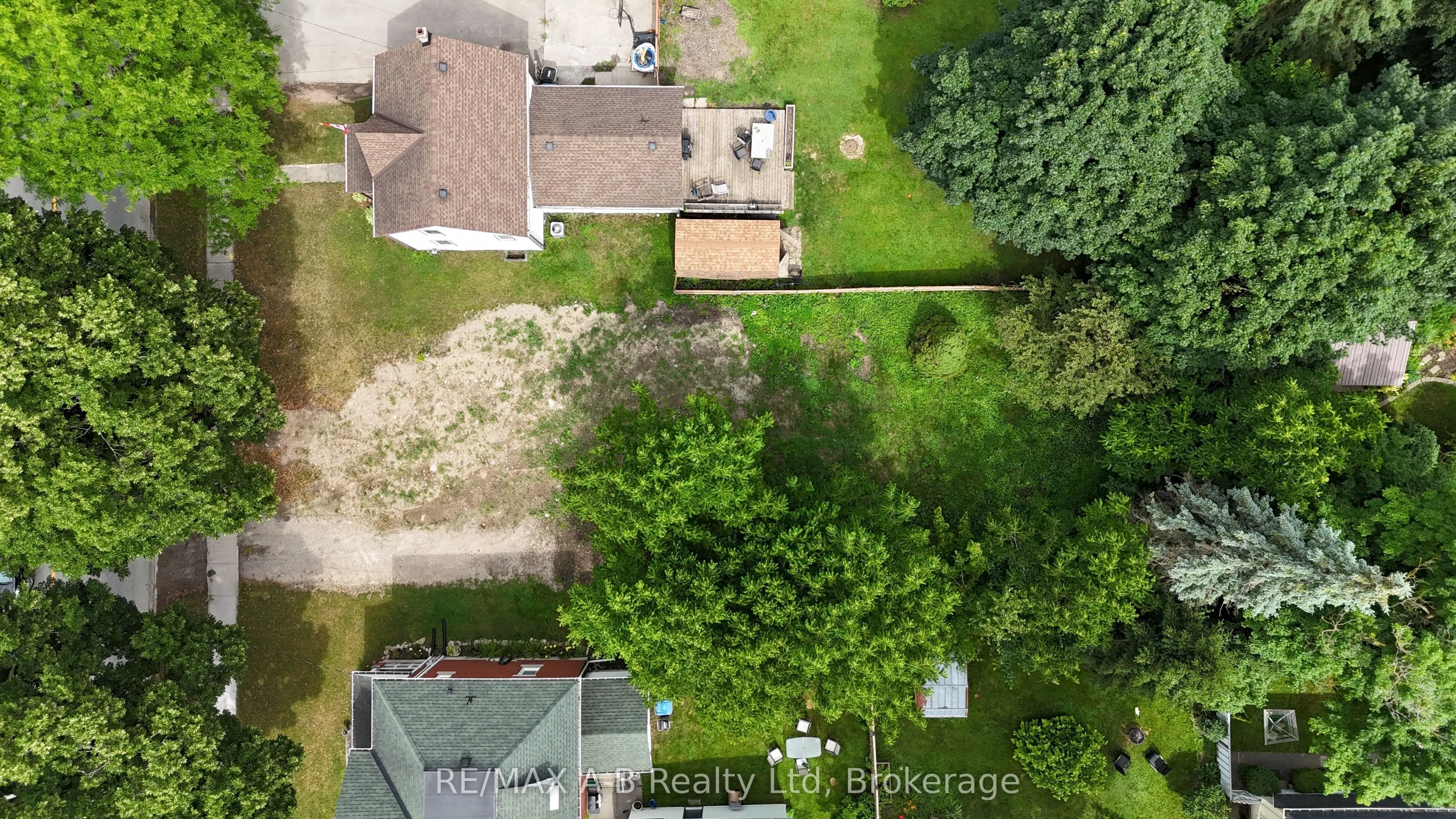 352 Queen Street E