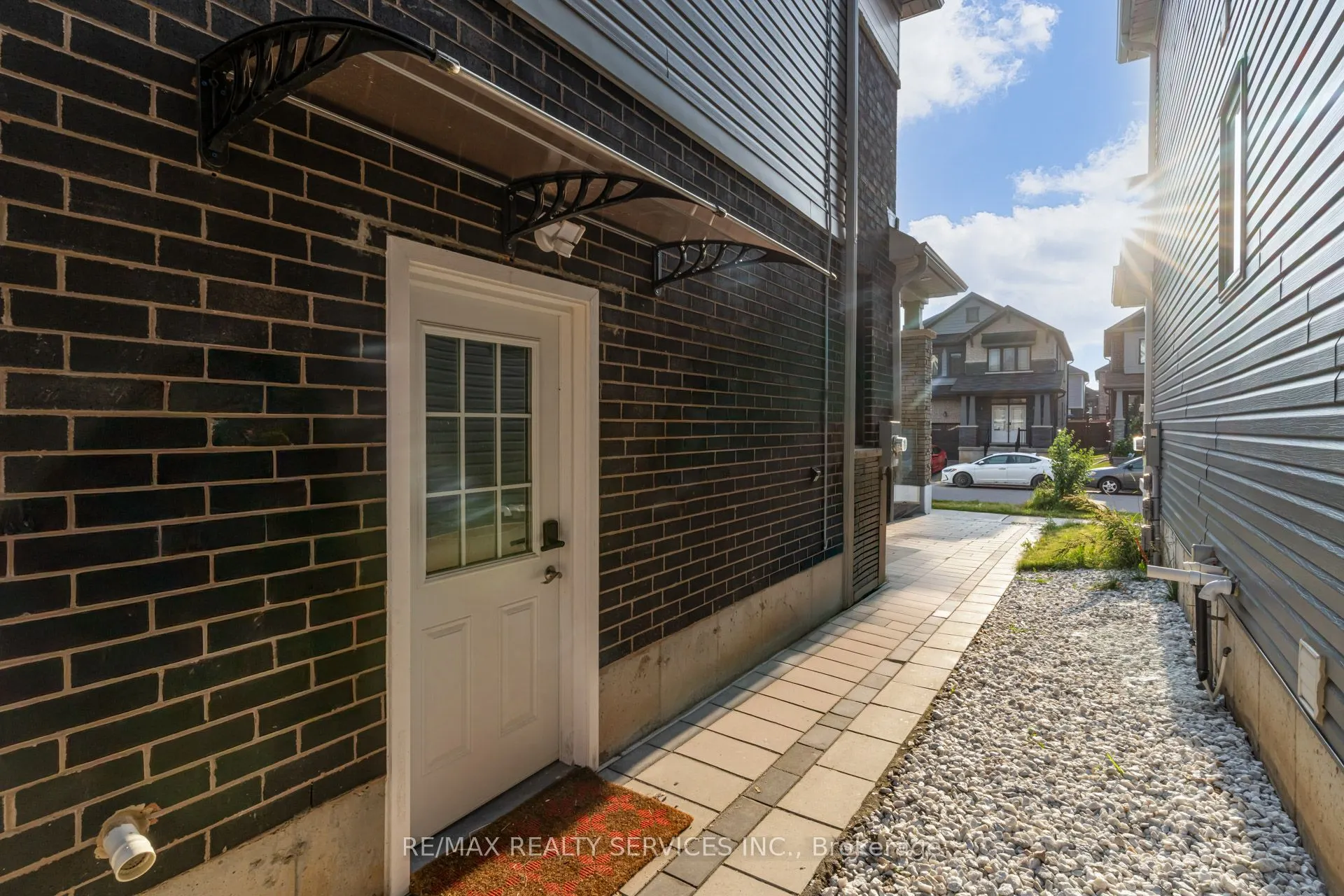 18 Lise Lane