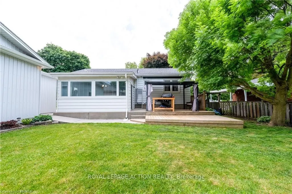 36 Grove Crescent