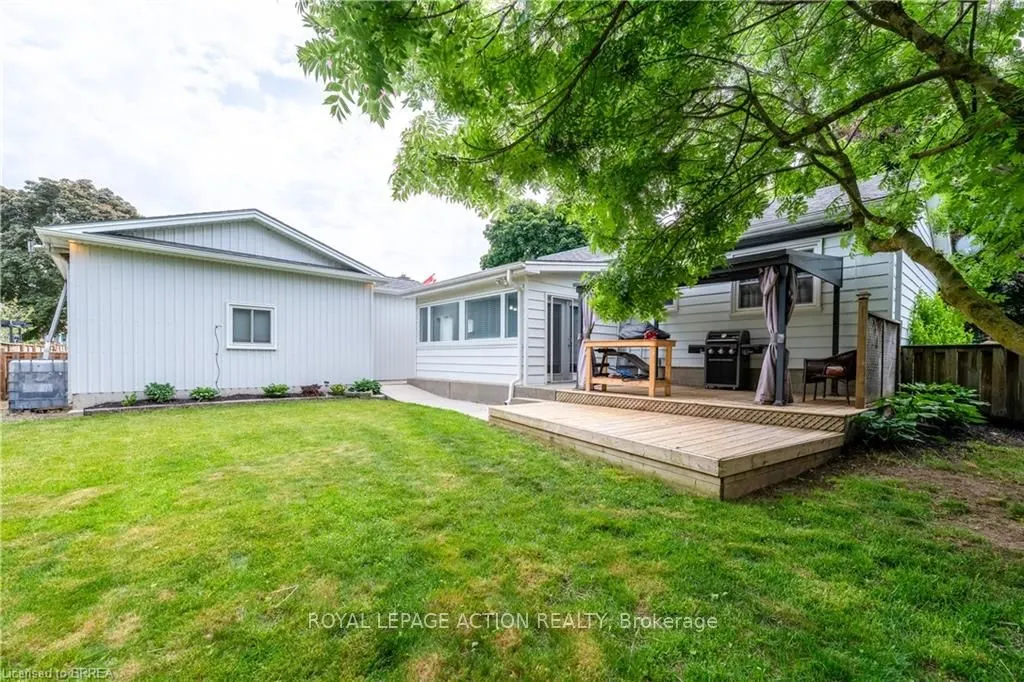 36 Grove Crescent