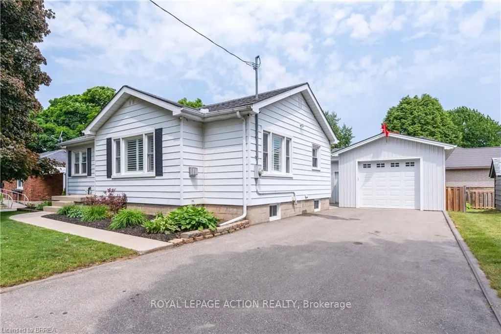 36 Grove Crescent