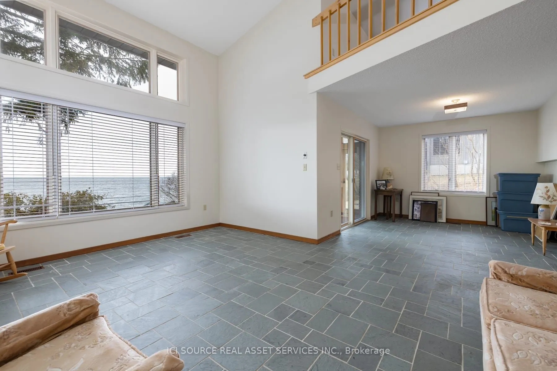 1141 Front Road