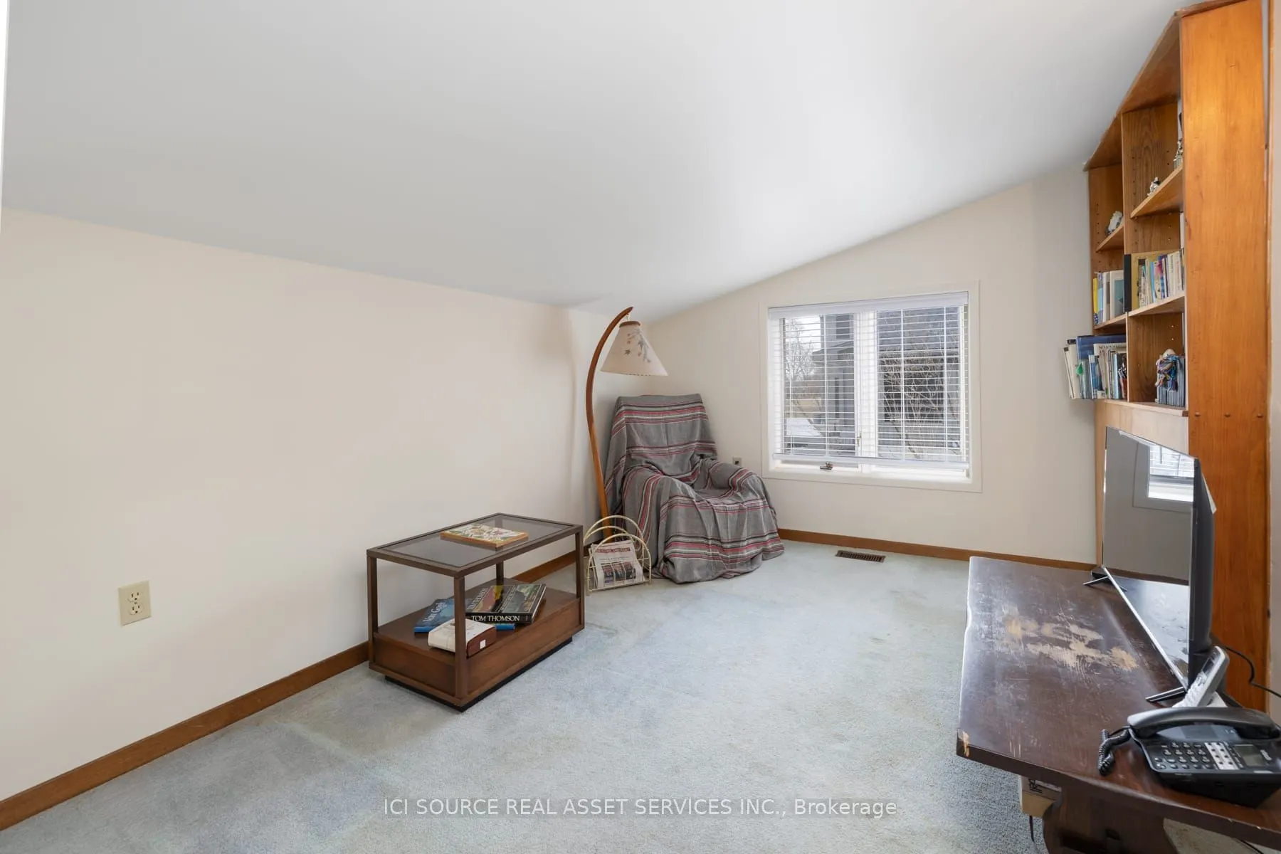 1141 Front Road