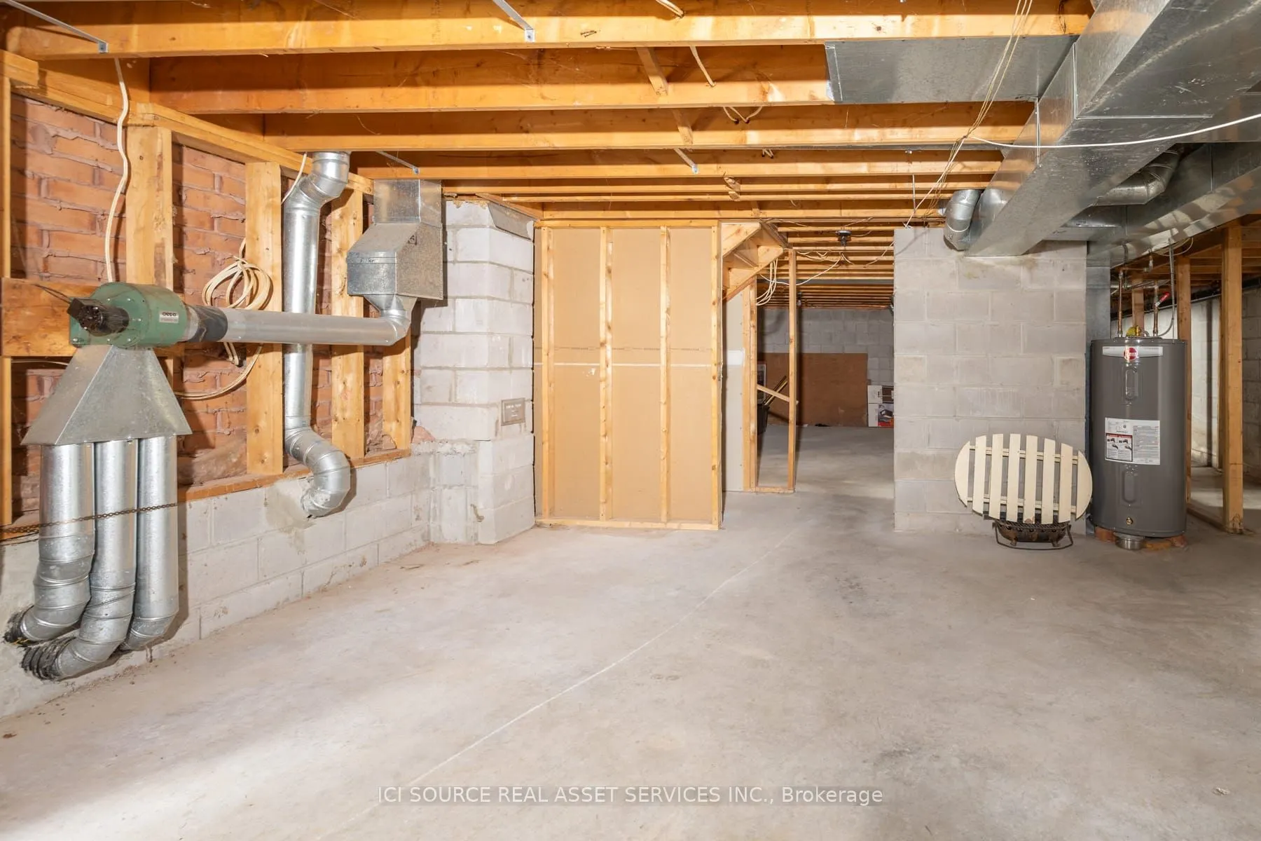 1141 Front Road