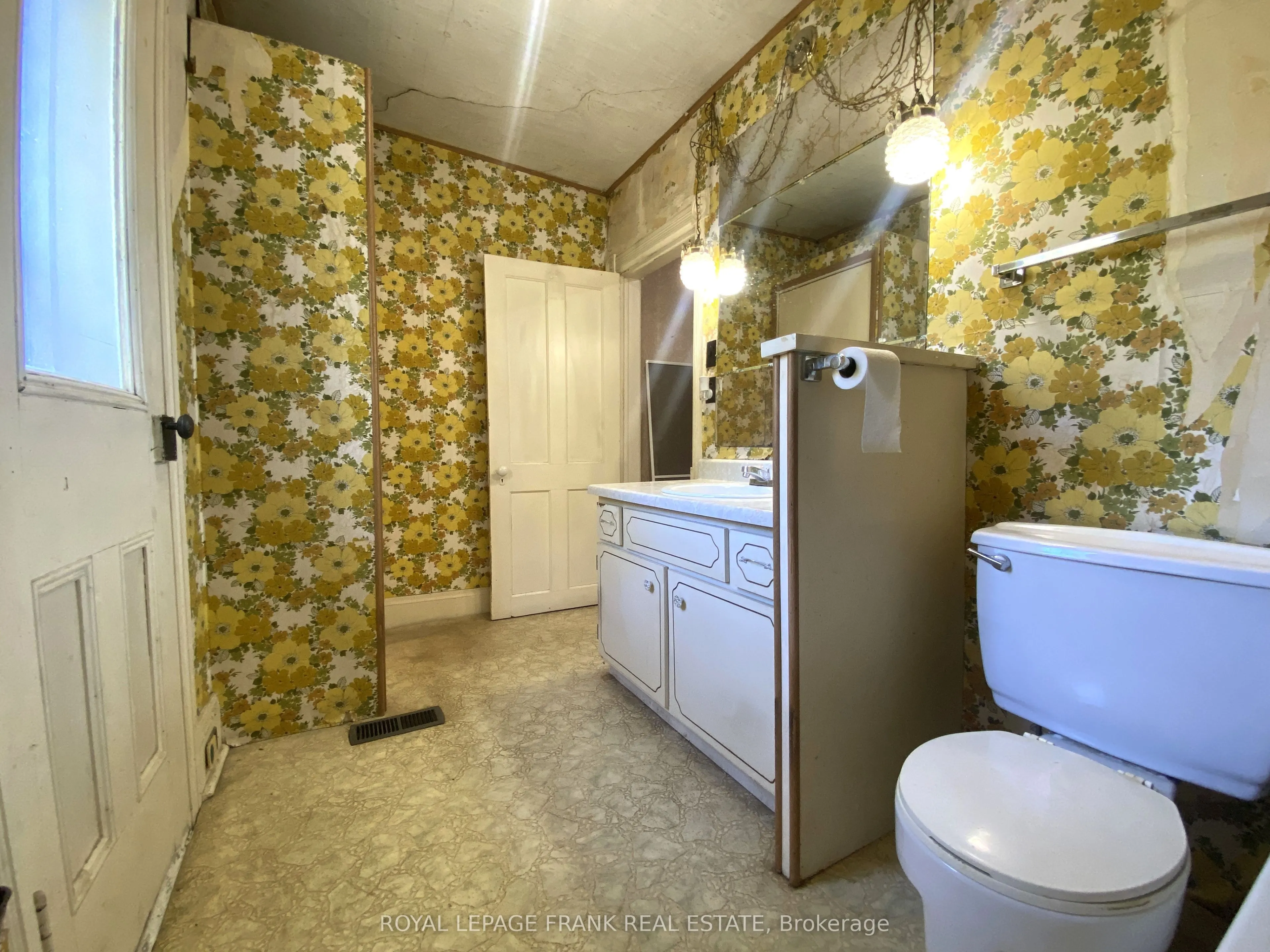 2432 B County Road 8 S
