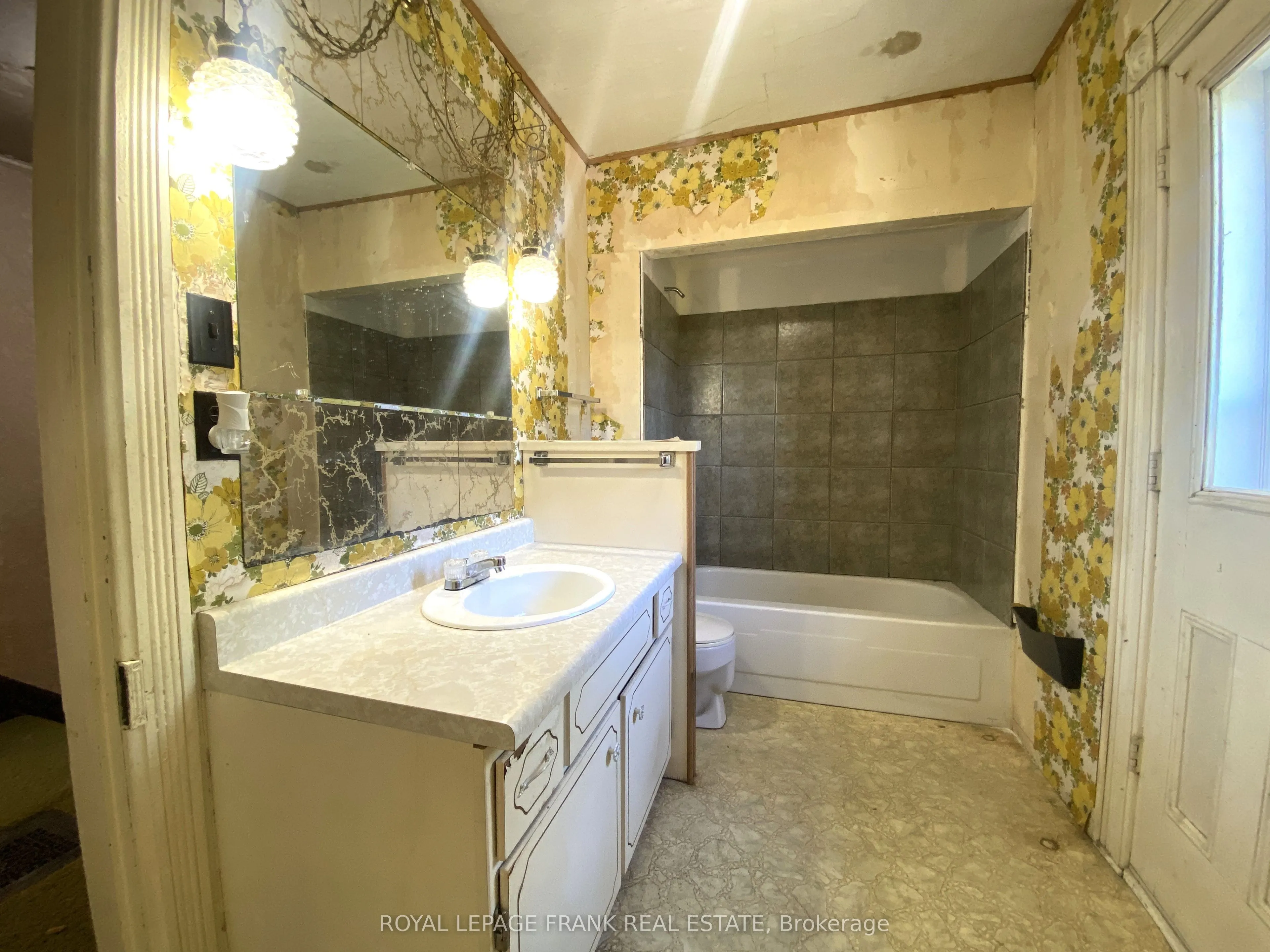 2432 B County Road 8 S