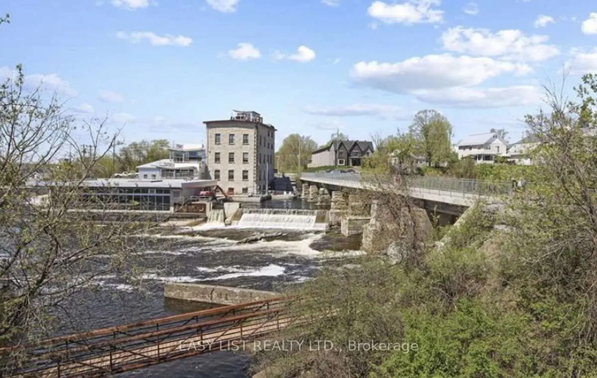 83 Little Bridge Street, #112